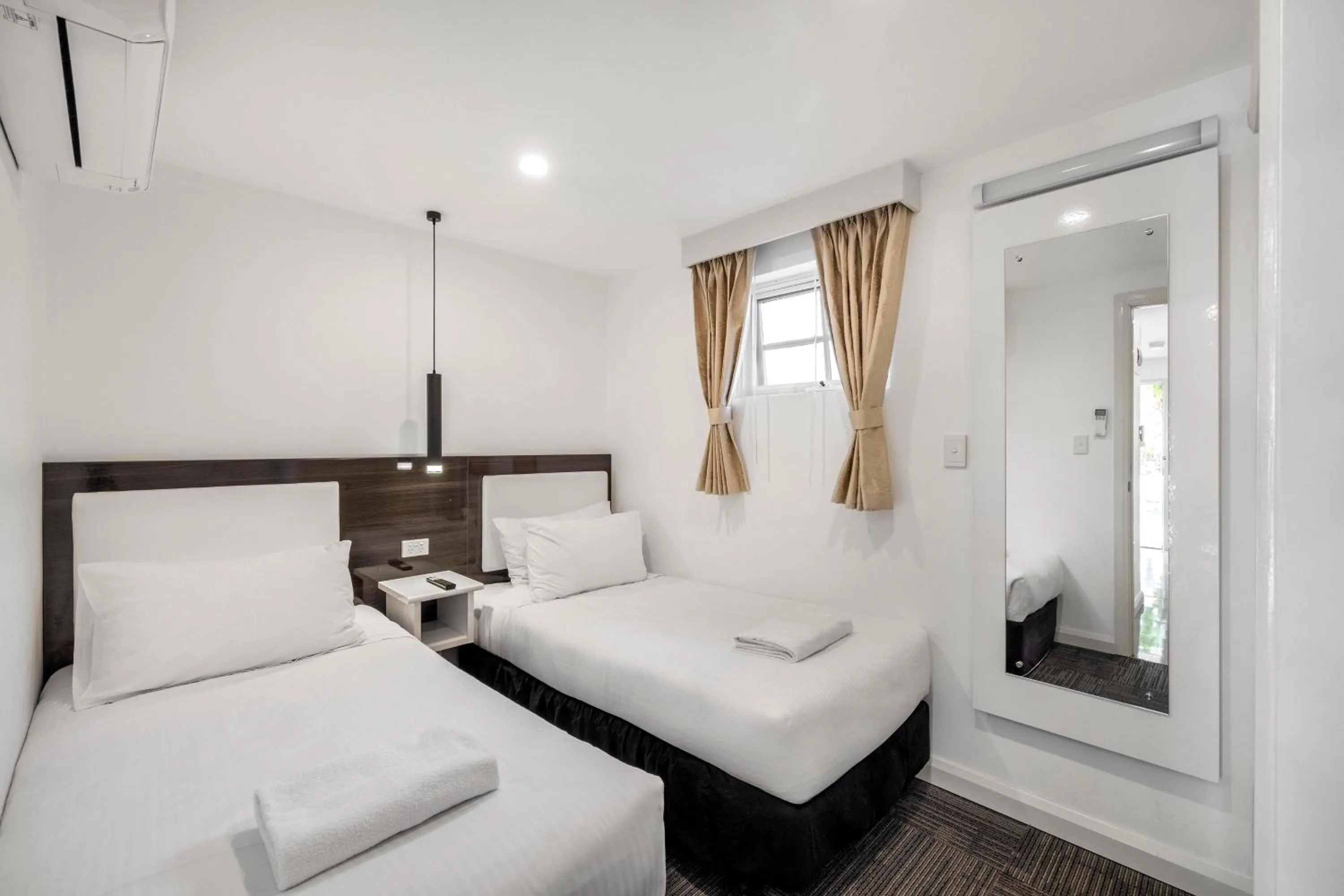 Bed in Best Western Plus Buckingham International