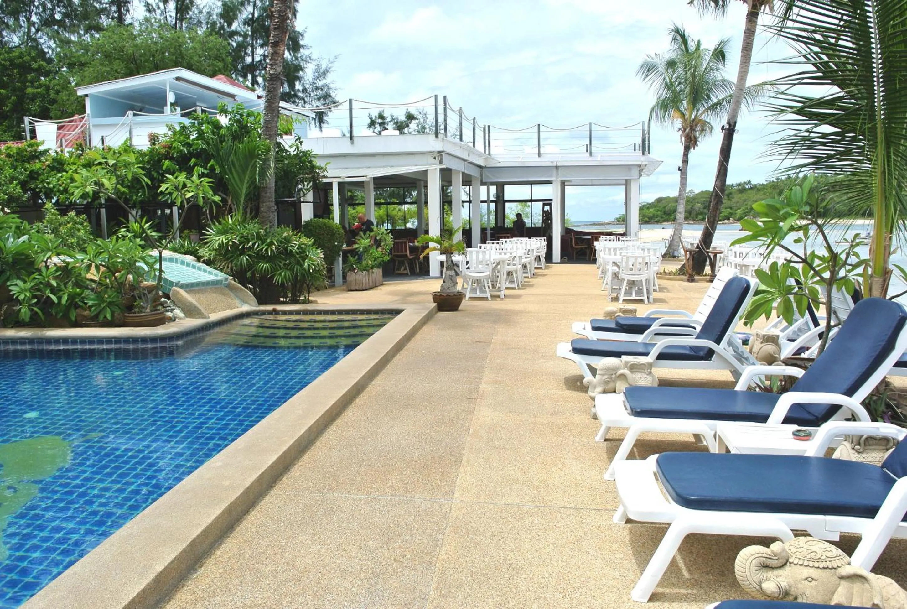 Swimming pool in Papillon Resort