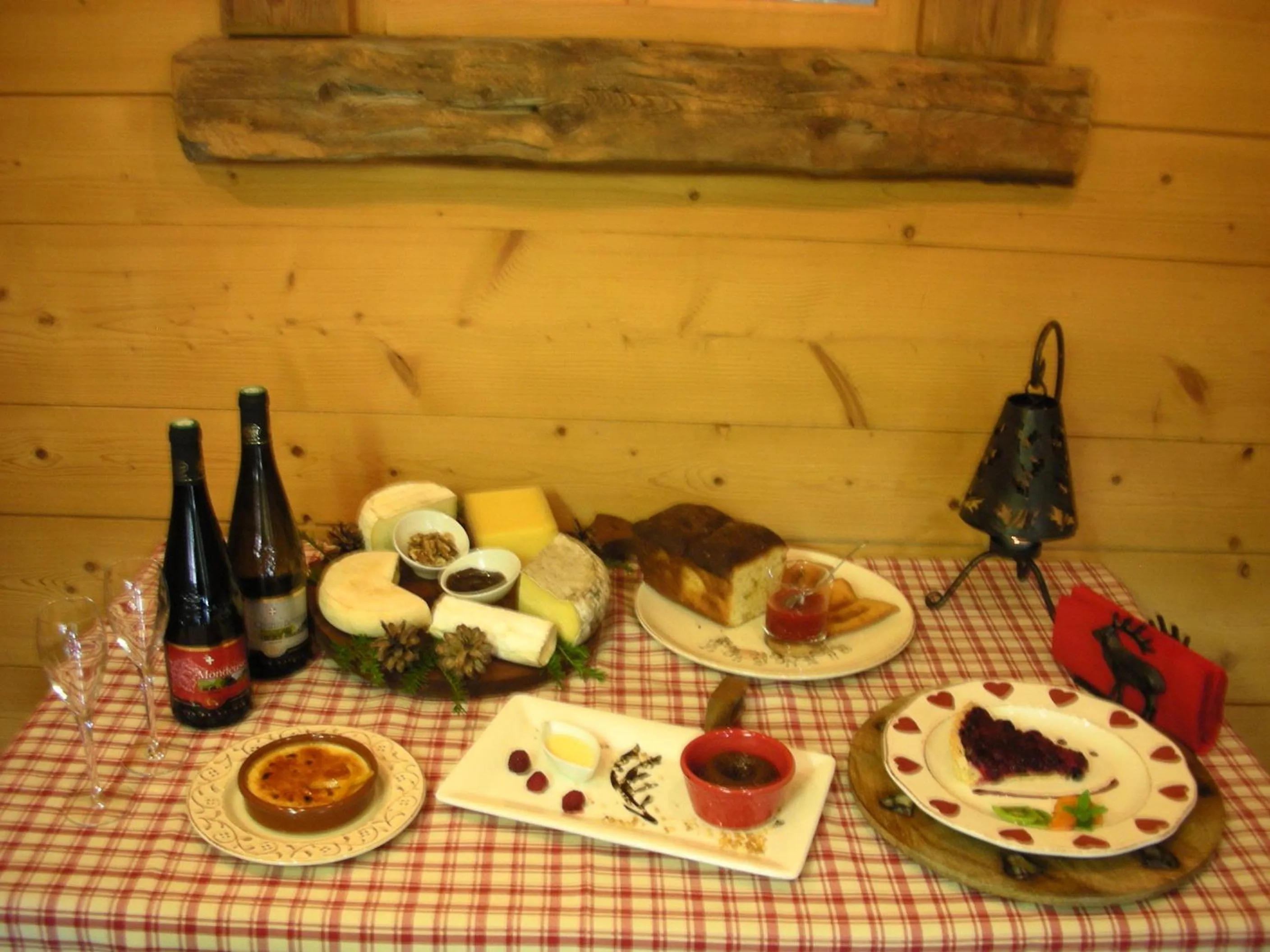 Restaurant/places to eat in Logis Hotel Gai Soleil