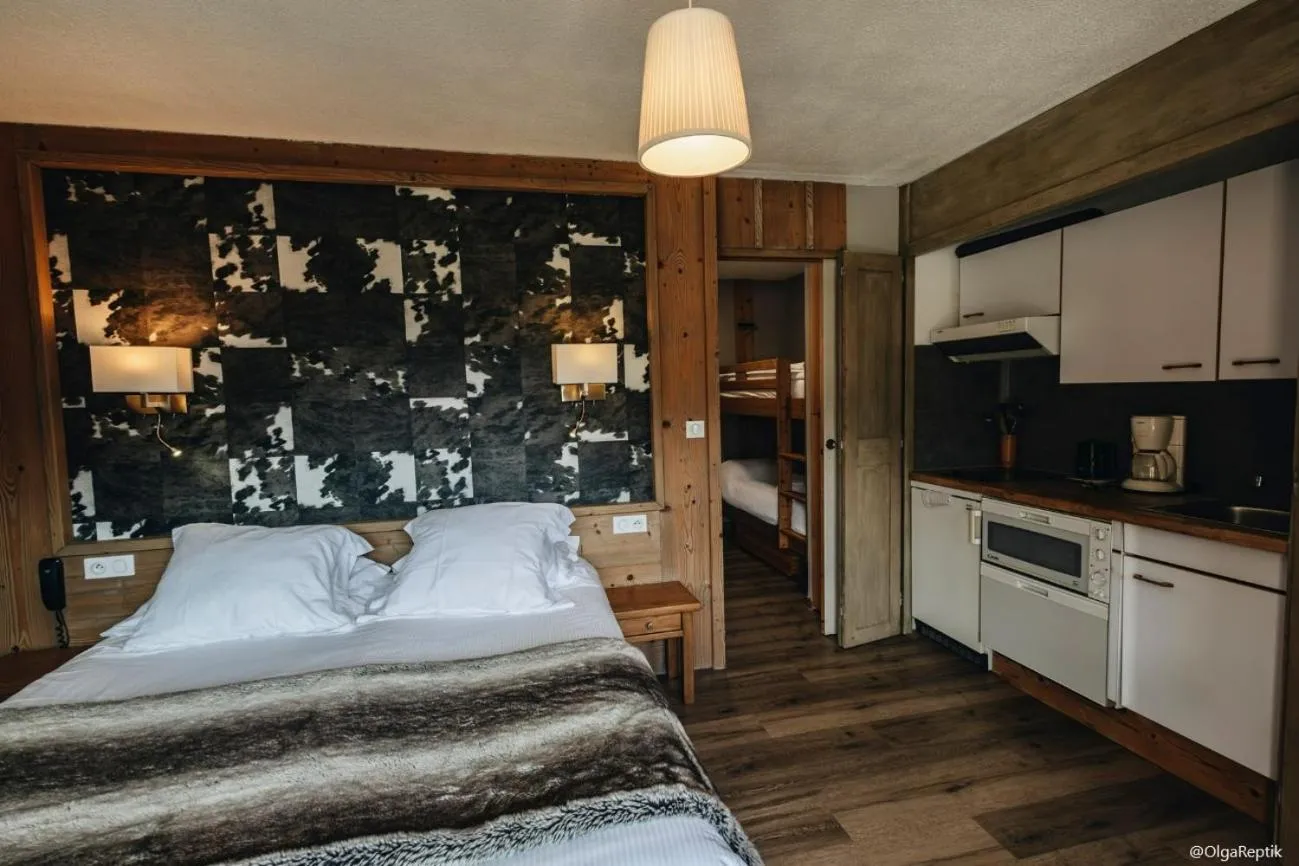 Bedroom, Bed in Logis Hotel Gai Soleil