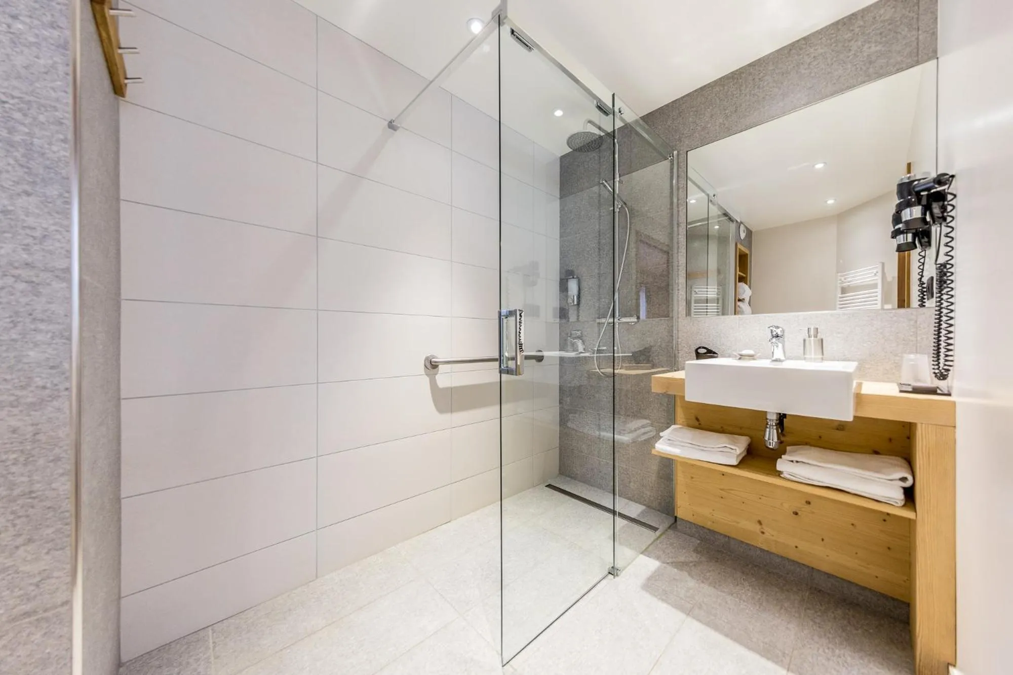 Shower in Logis Hotel Gai Soleil