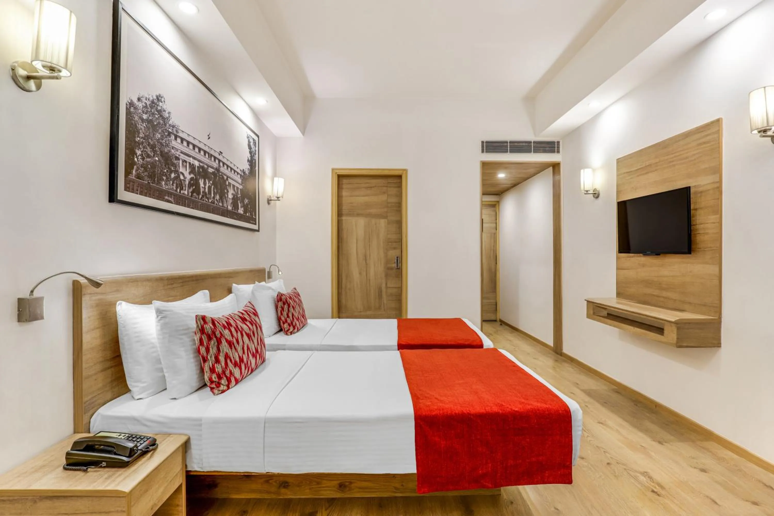 Bedroom, Bed in Lemon Tree Premier City Center