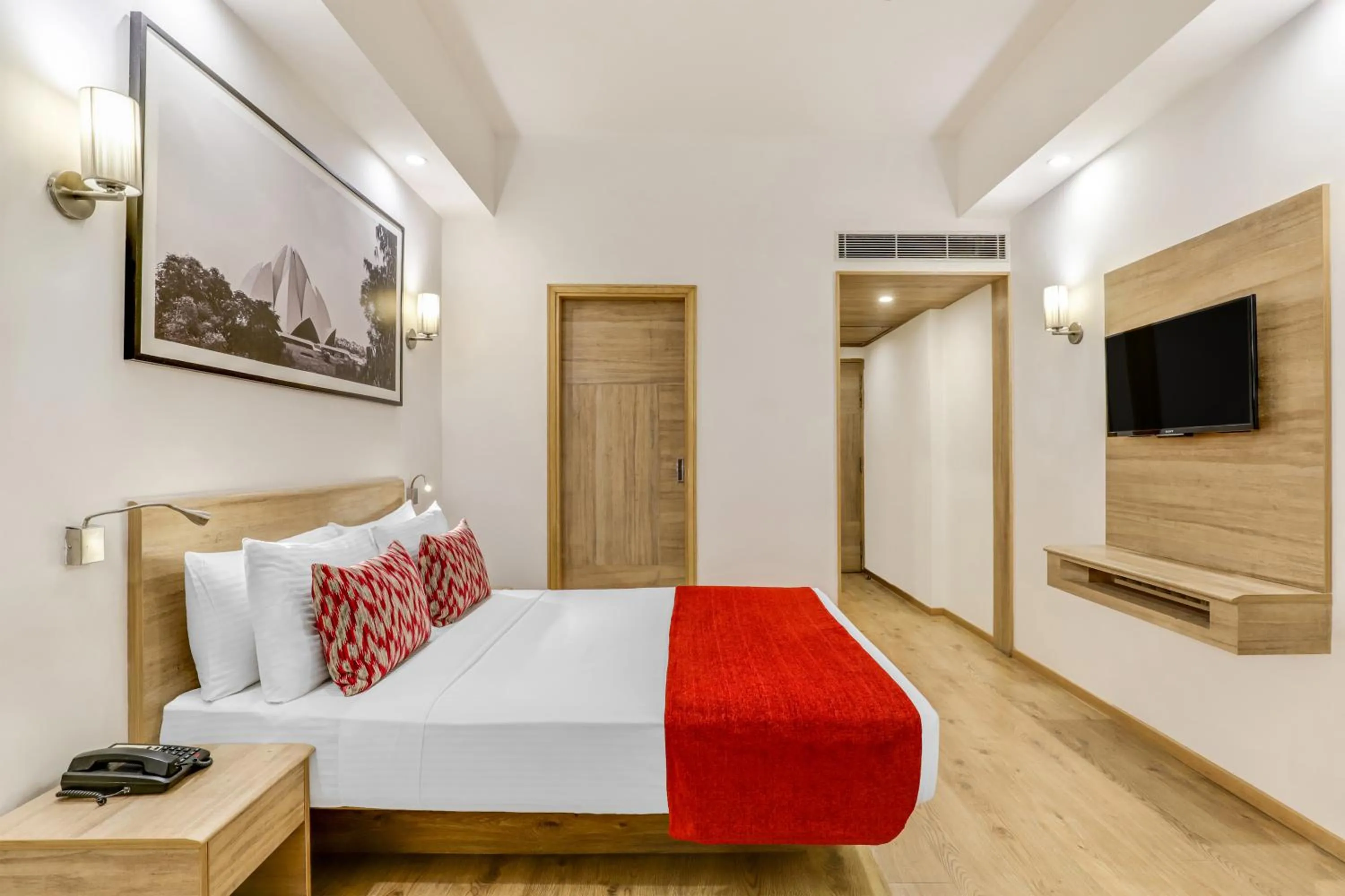 Bedroom, Bed in Lemon Tree Premier City Center