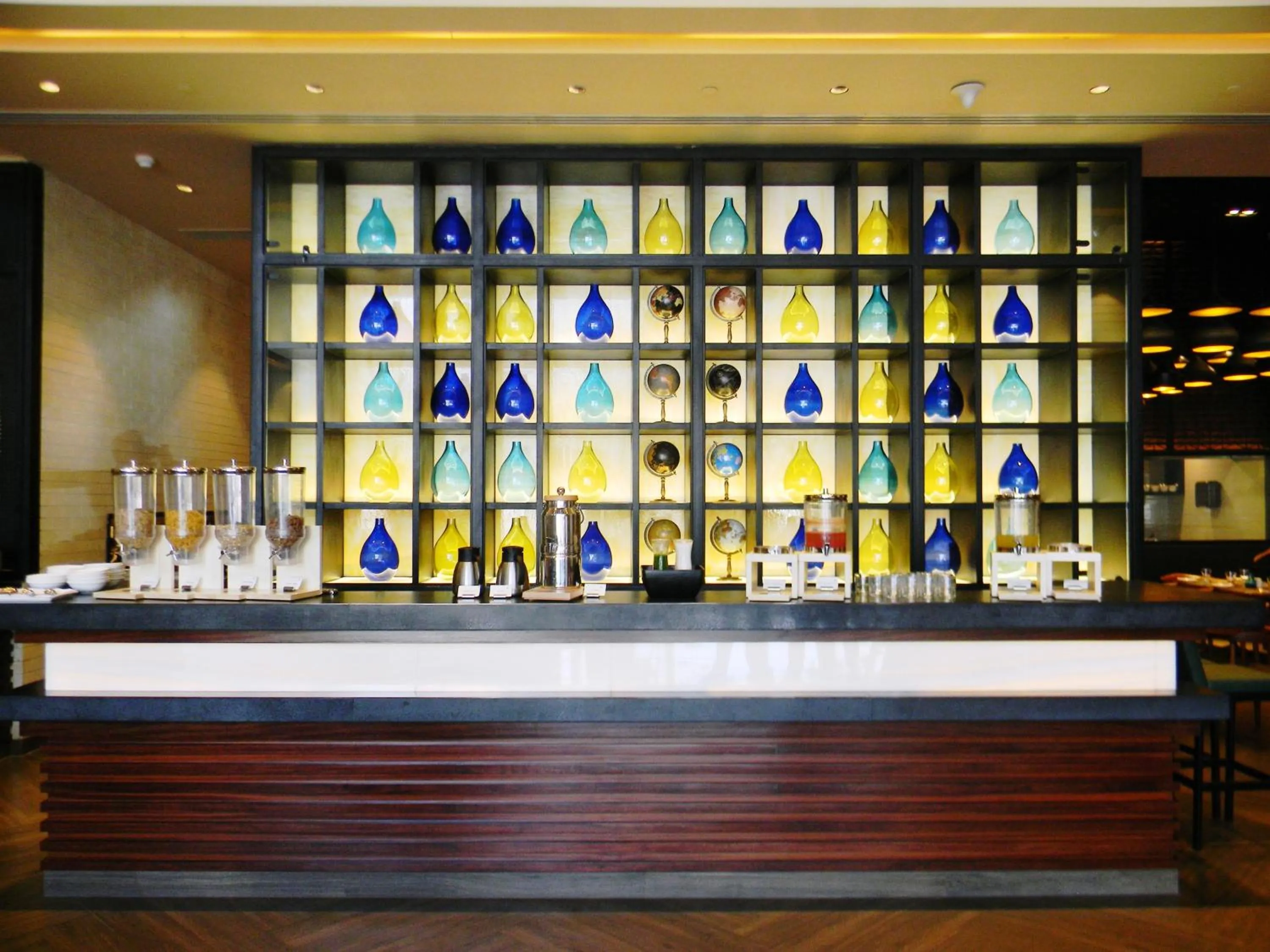 Lounge or bar in Lemon Tree Premier City Center