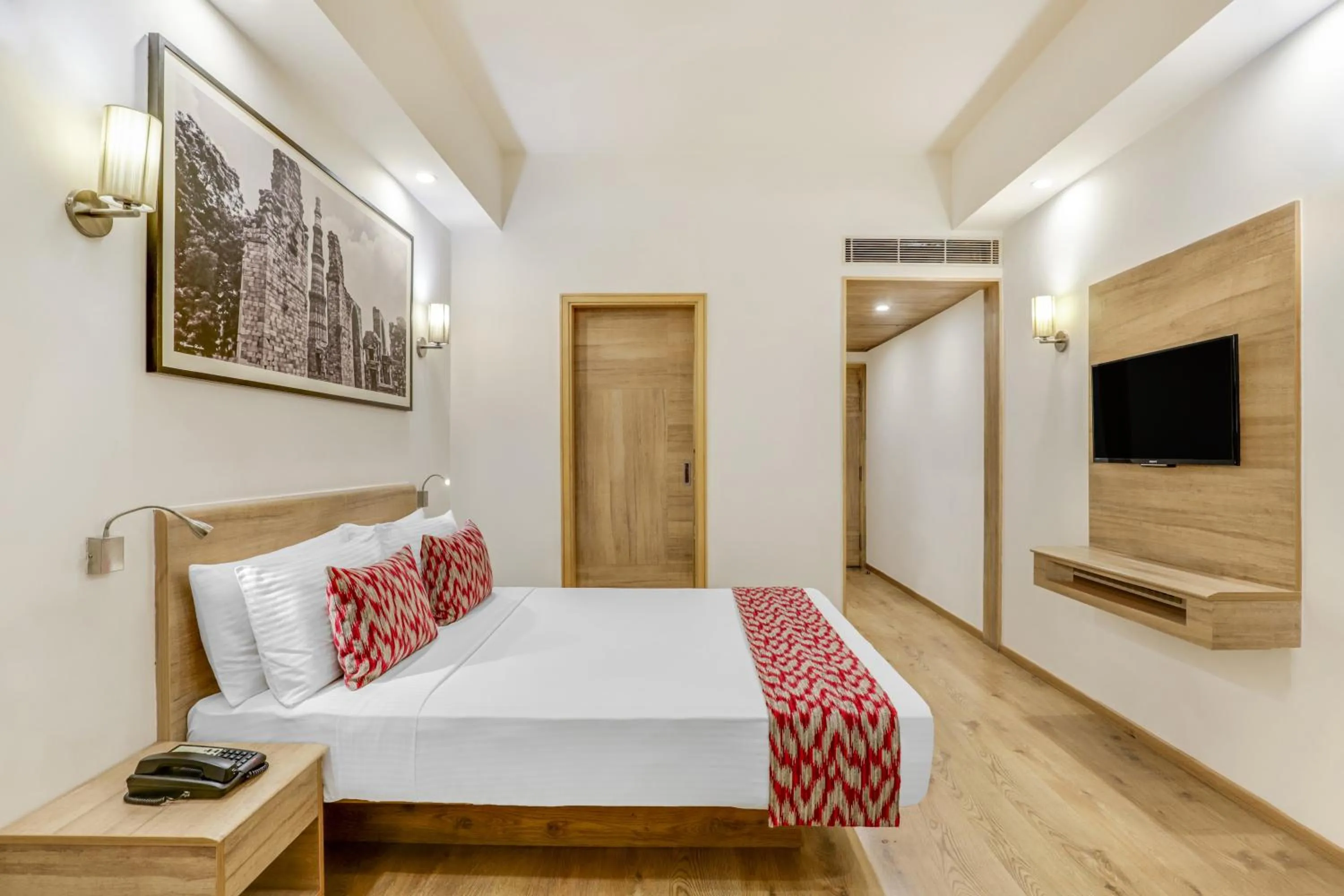Bedroom, Bed in Lemon Tree Premier City Center