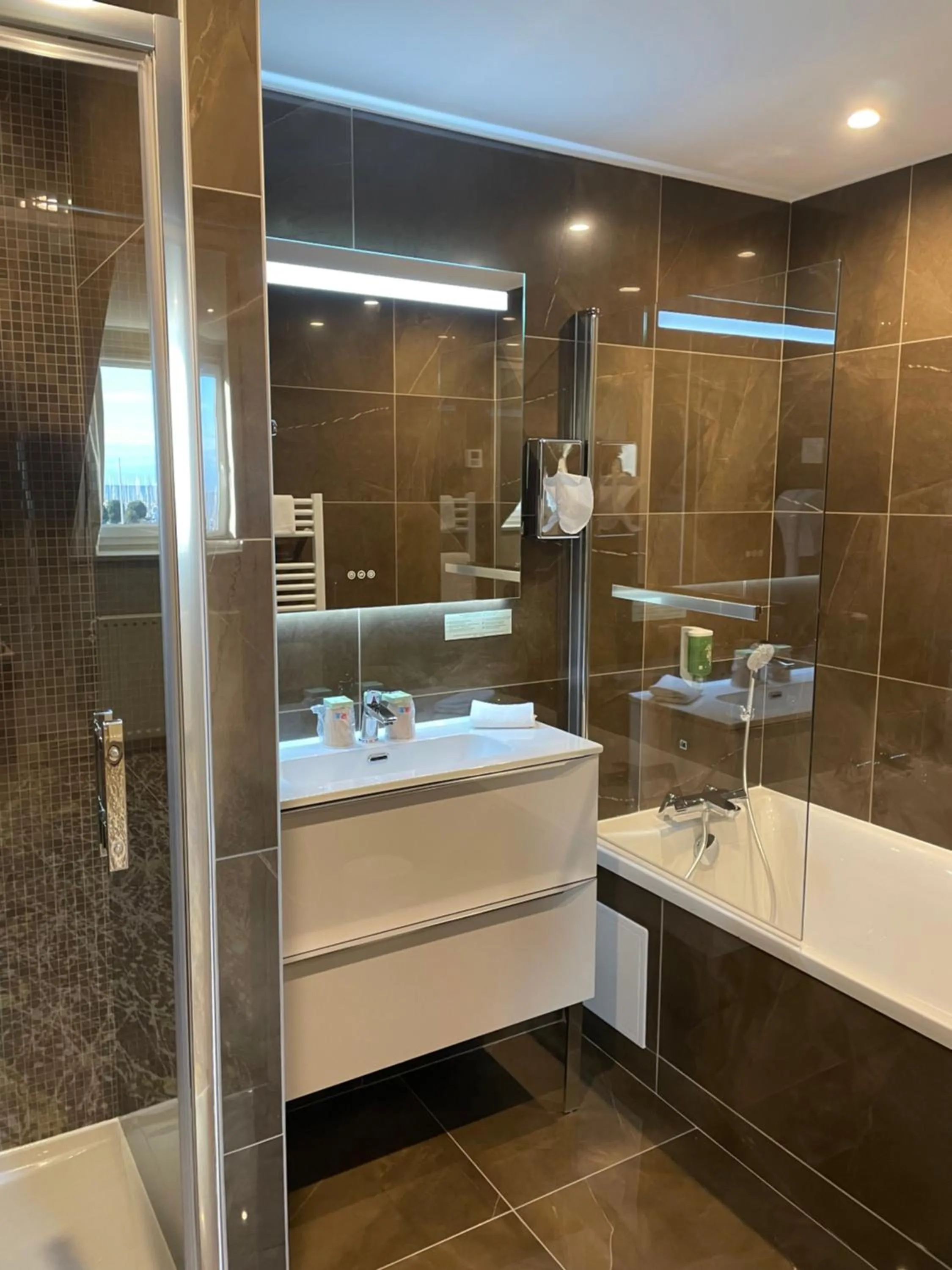 Bathroom in Hotel Le Cercle