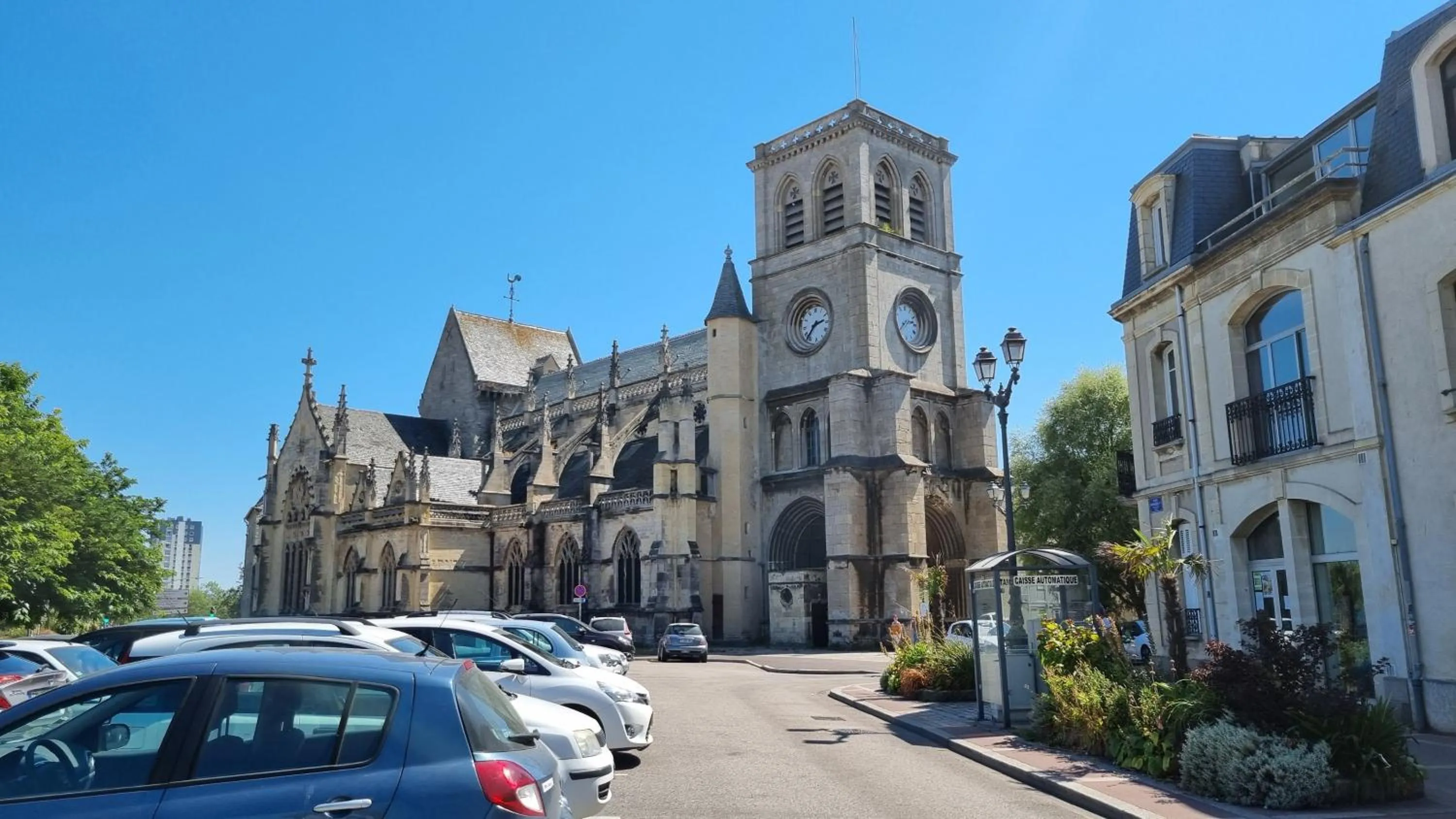 Parking in Hotel Le Cercle