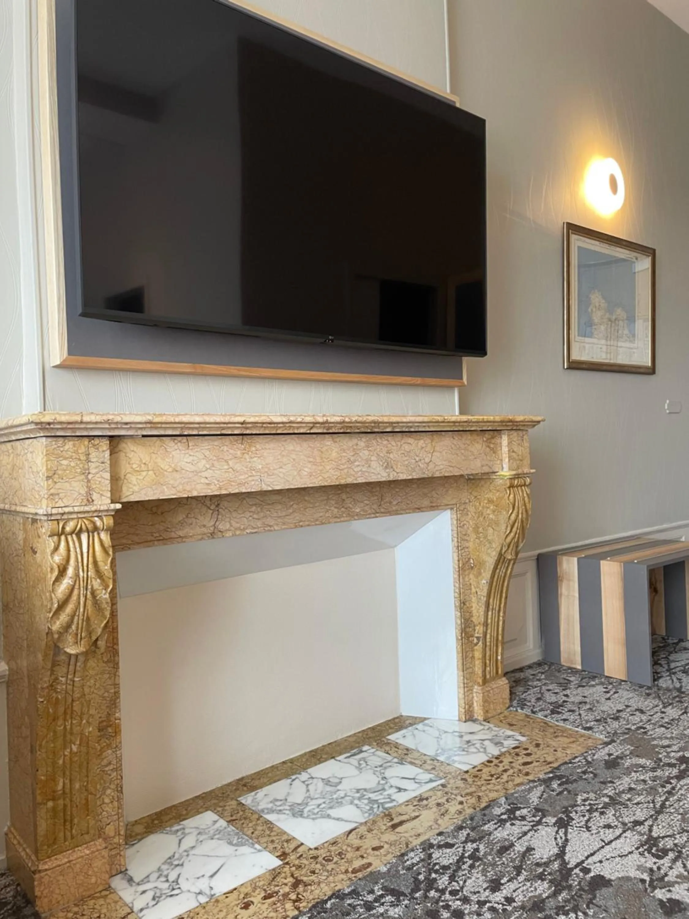 flat iron in Hotel Le Cercle