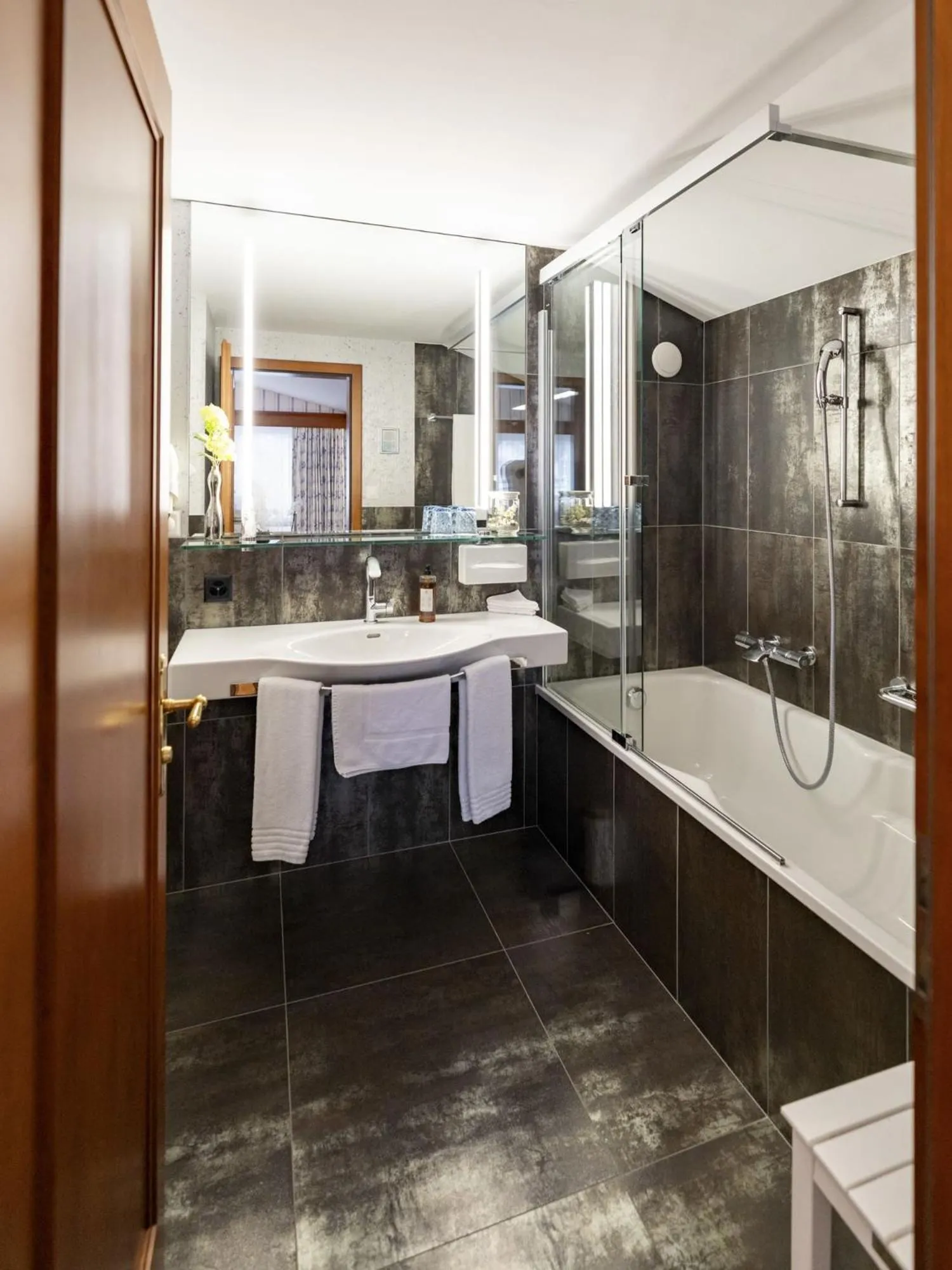 Shower in Hotel Hecht