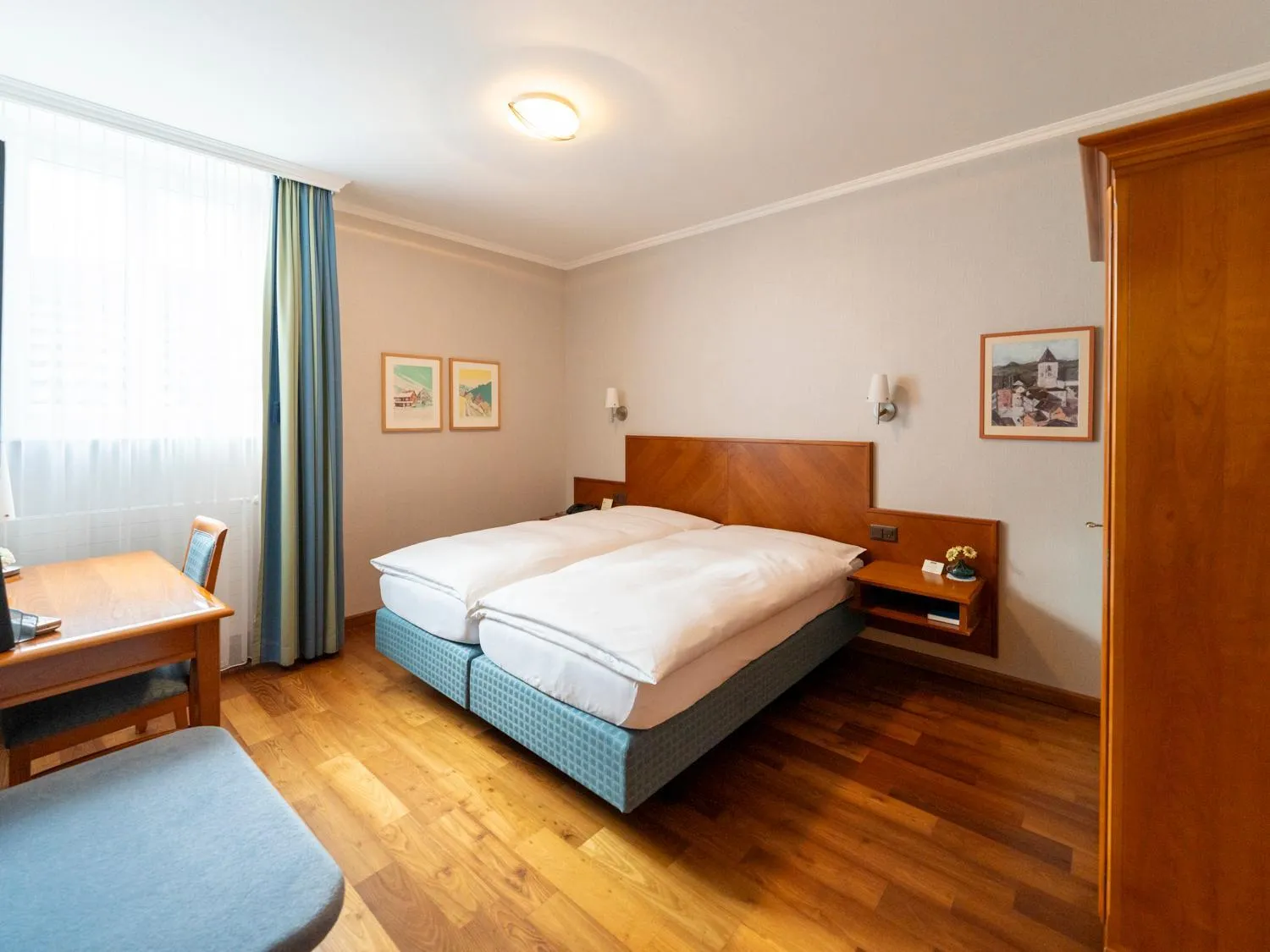 Basic Double Room in Hotel Hecht