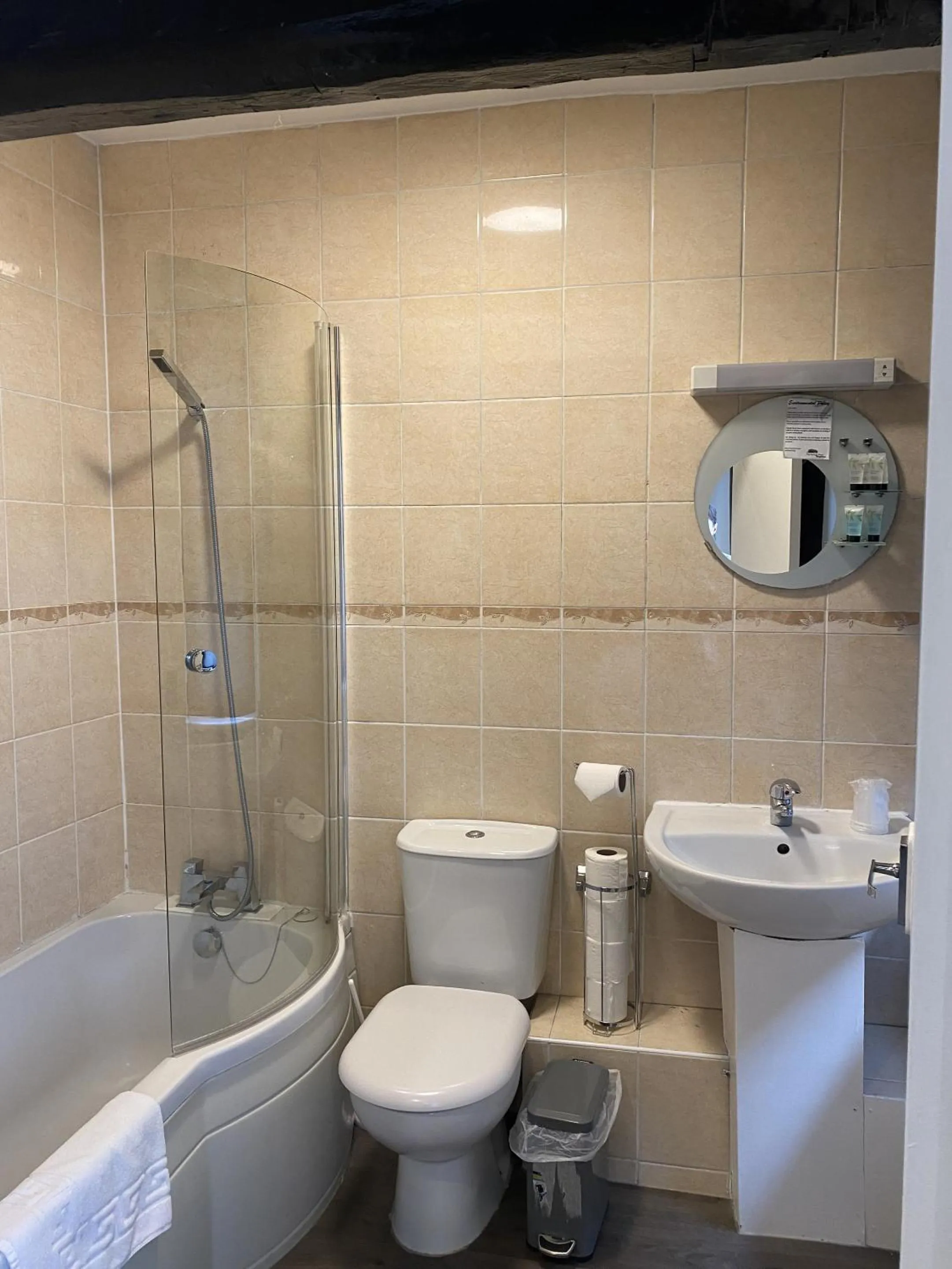 Bathroom in The George Hotel Pangbourne