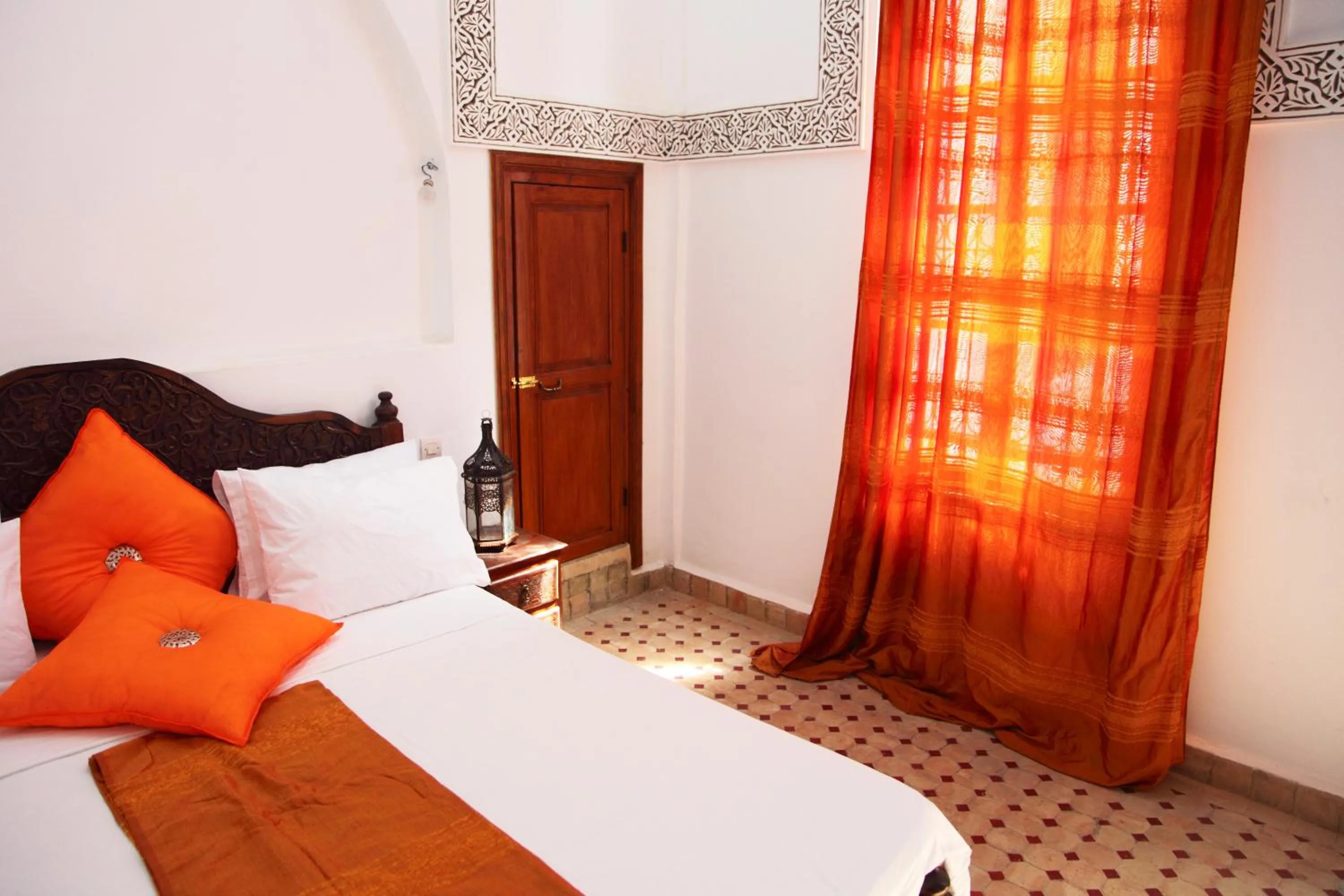 Photo of the whole room, Bed in Riad Jamaï