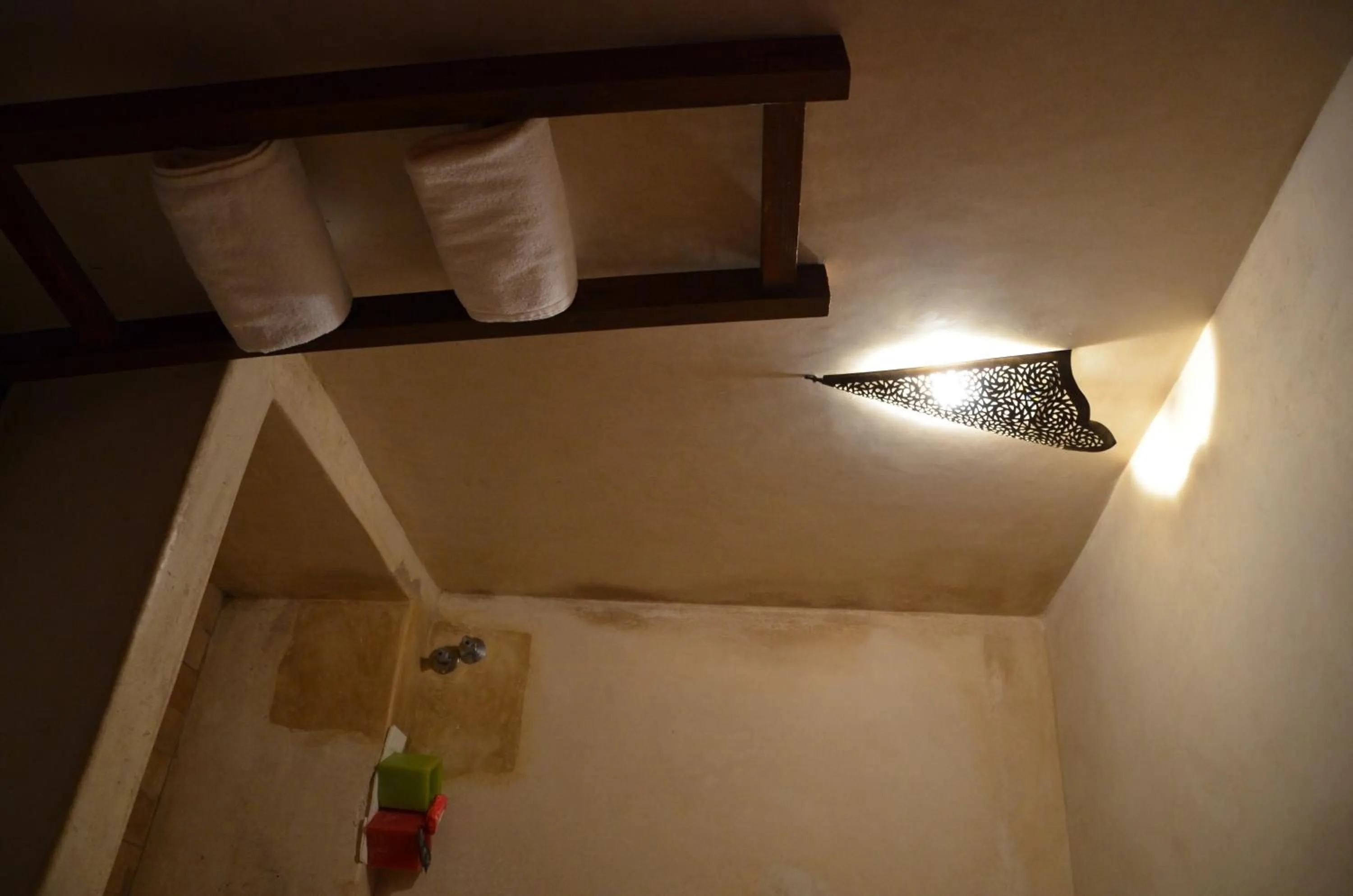 Bathroom, Bed in Riad Jamaï