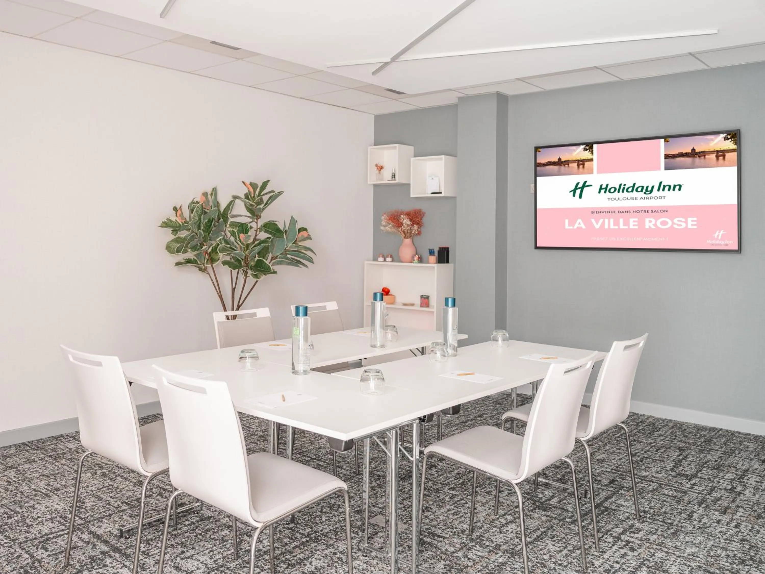 Meeting/conference room in Holiday Inn Toulouse Airport by IHG