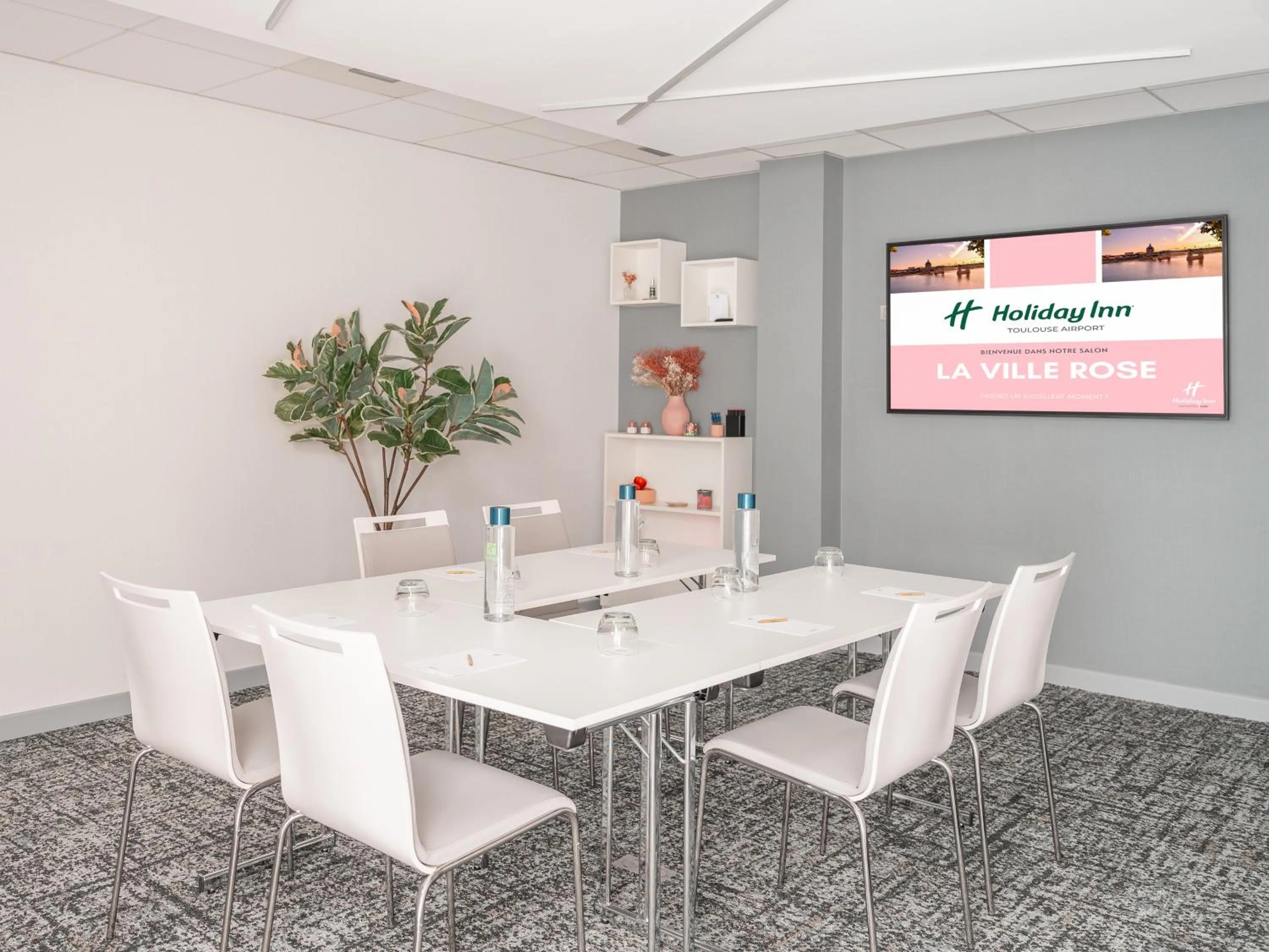 Meeting/conference room in Holiday Inn Toulouse Airport by IHG