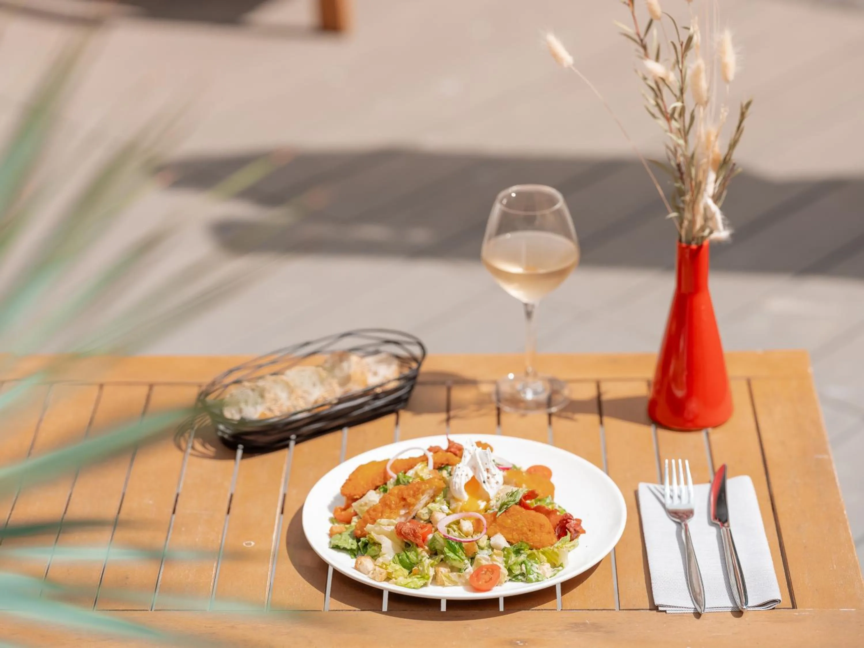 Restaurant/places to eat in Holiday Inn Toulouse Airport by IHG