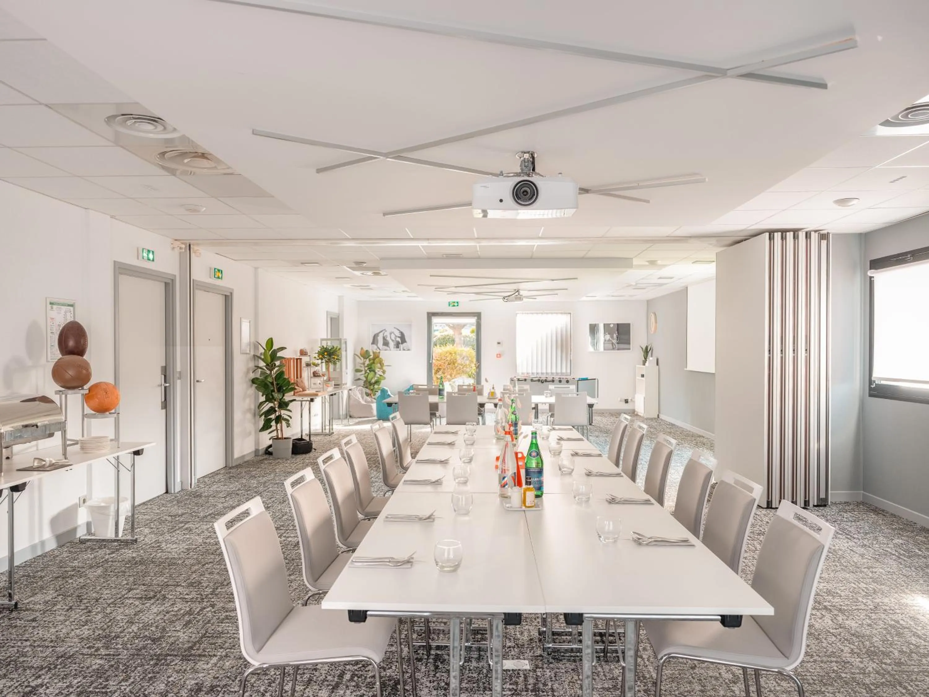 Meeting/conference room in Holiday Inn Toulouse Airport by IHG