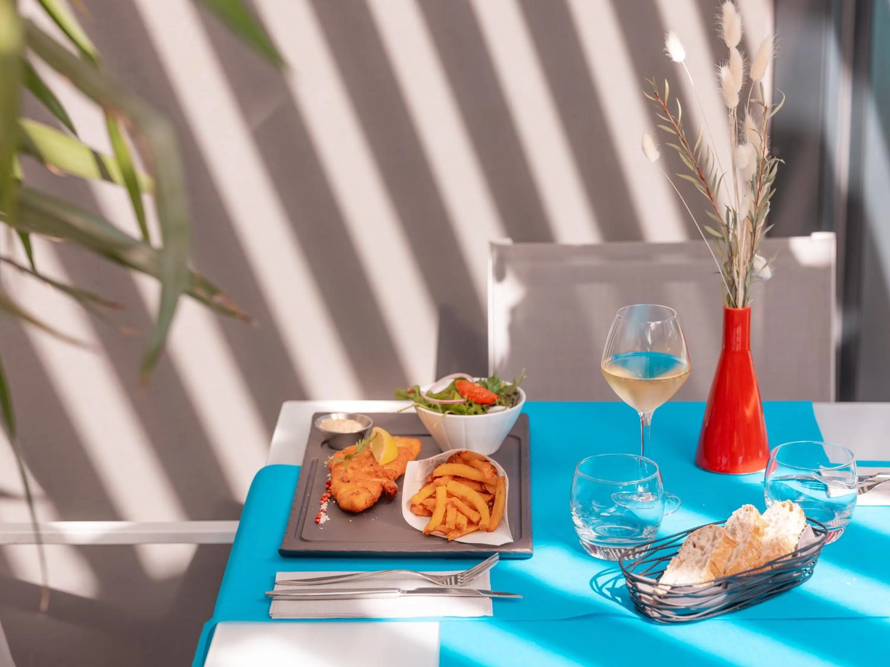 Restaurant/places to eat in Holiday Inn Toulouse Airport by IHG