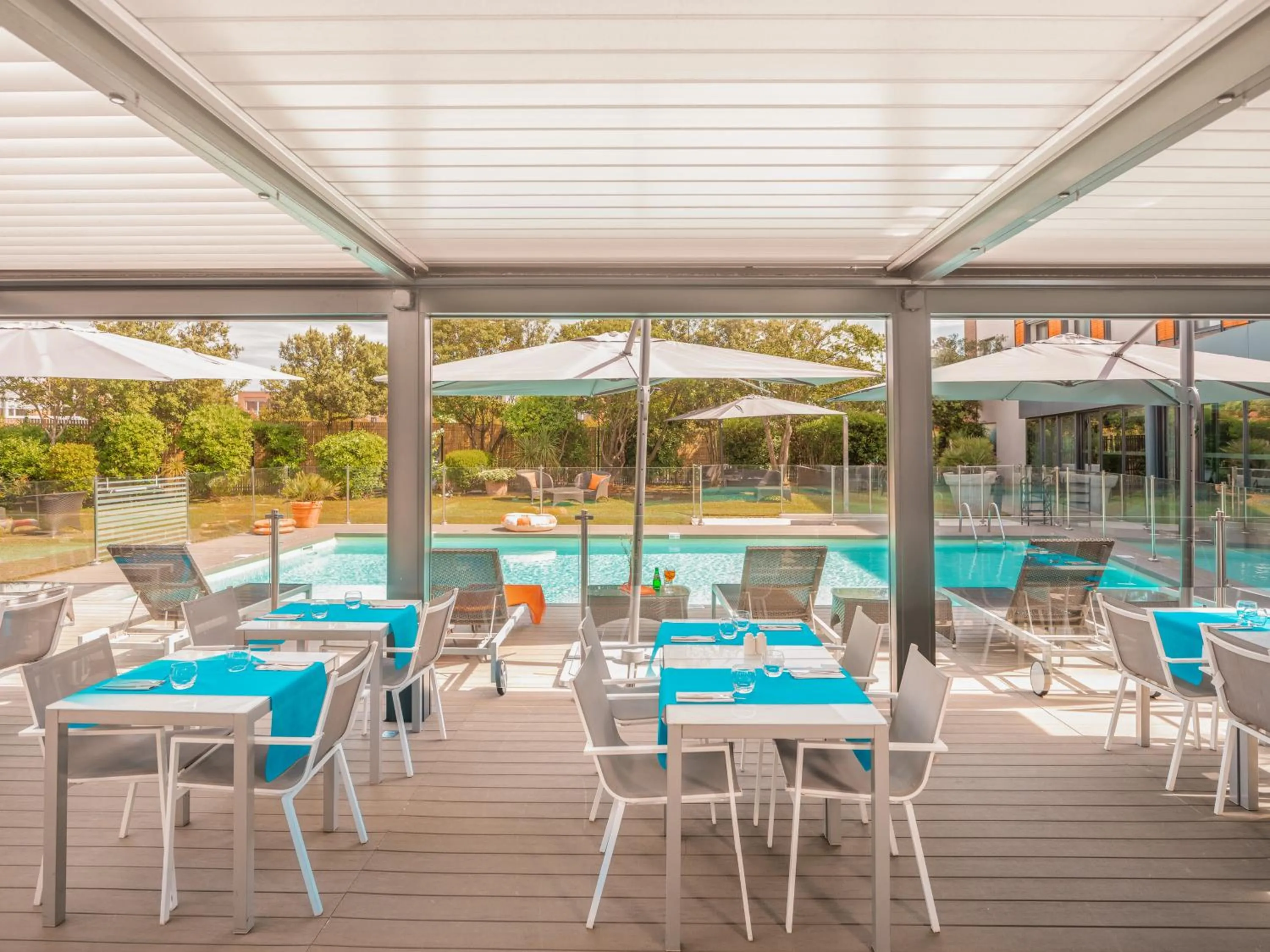 Patio in Holiday Inn Toulouse Airport by IHG