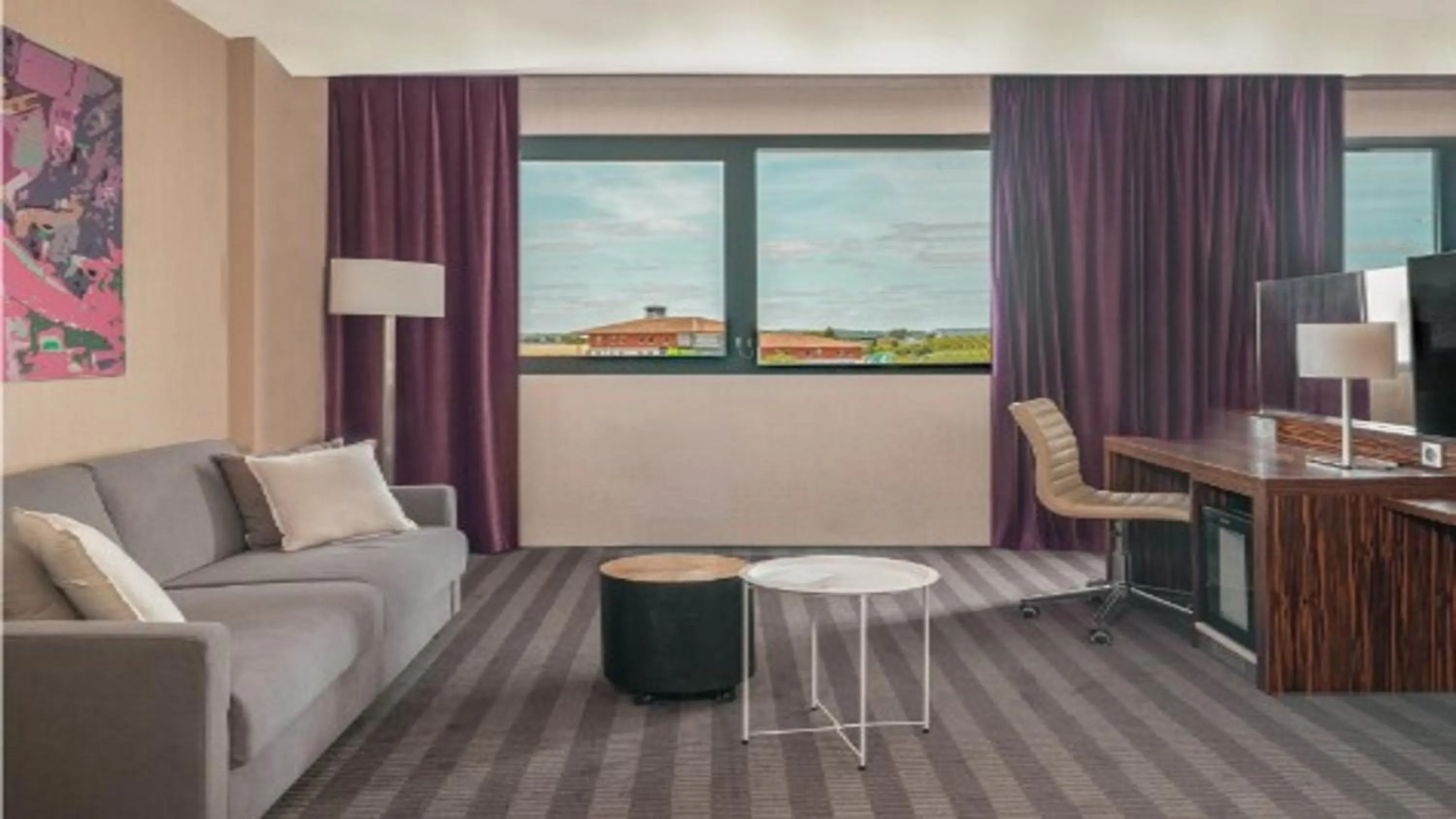 Photo of the whole room in Holiday Inn Toulouse Airport by IHG