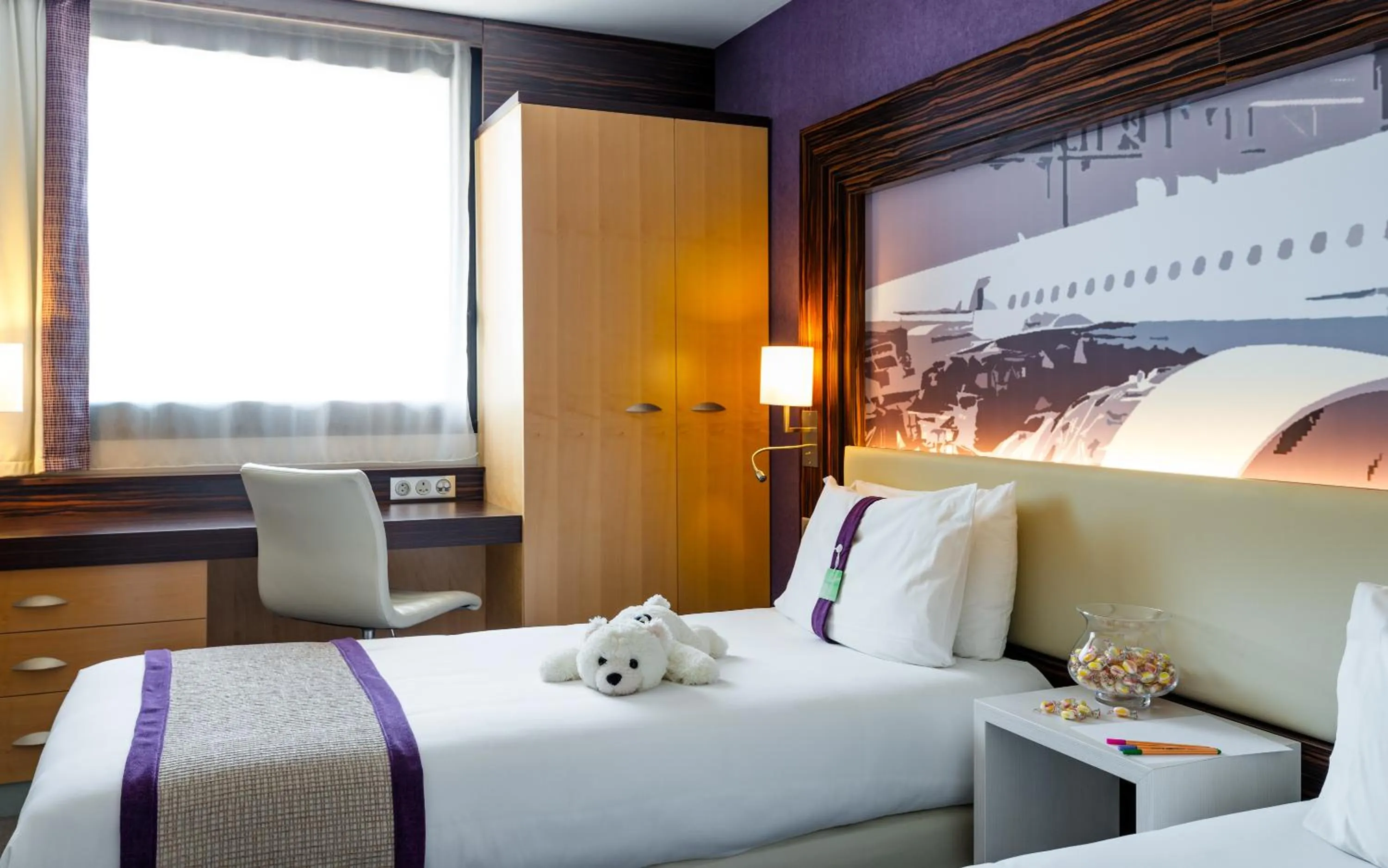 Bed in Holiday Inn Toulouse Airport by IHG