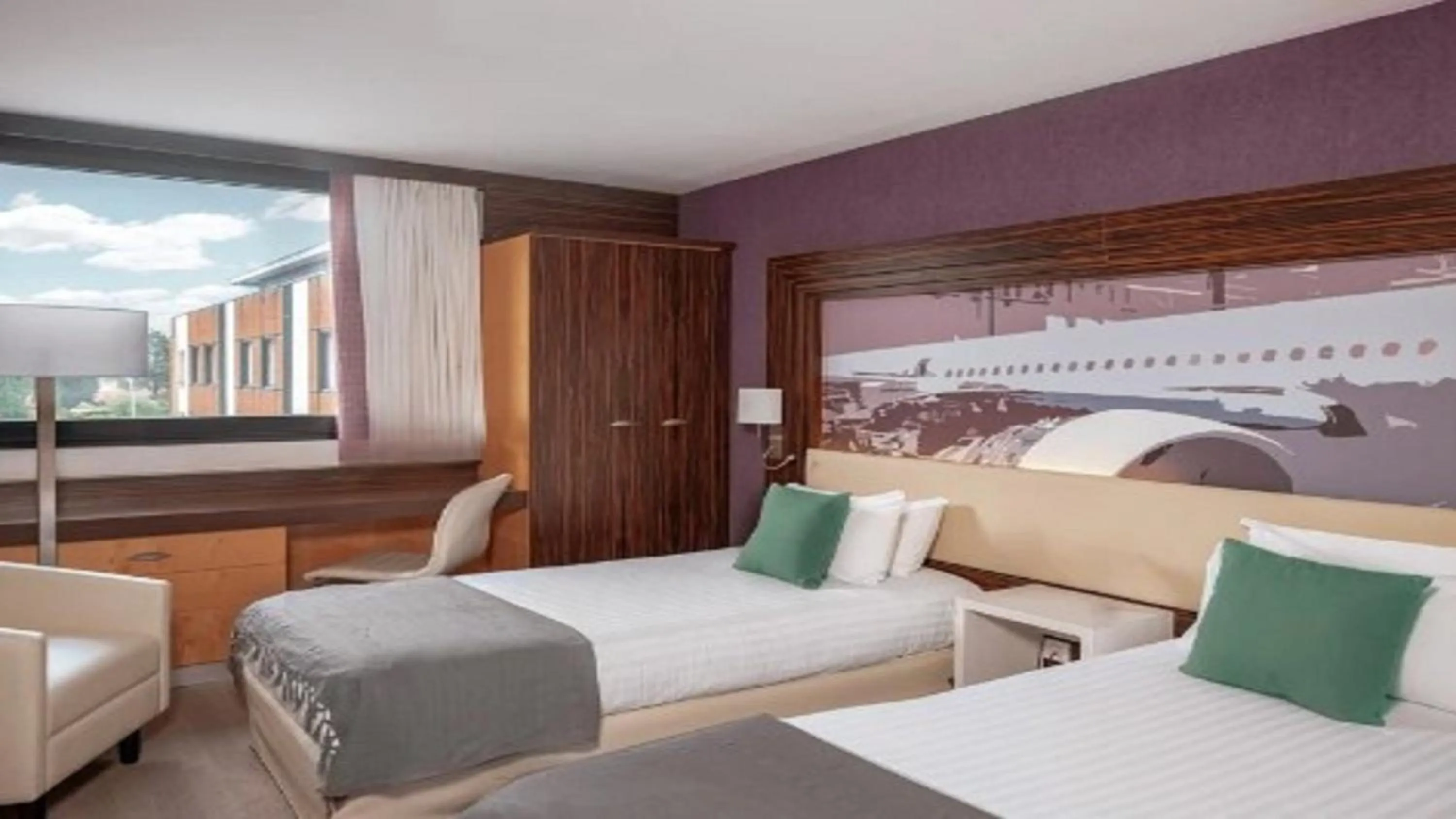Photo of the whole room, Bed in Holiday Inn Toulouse Airport by IHG