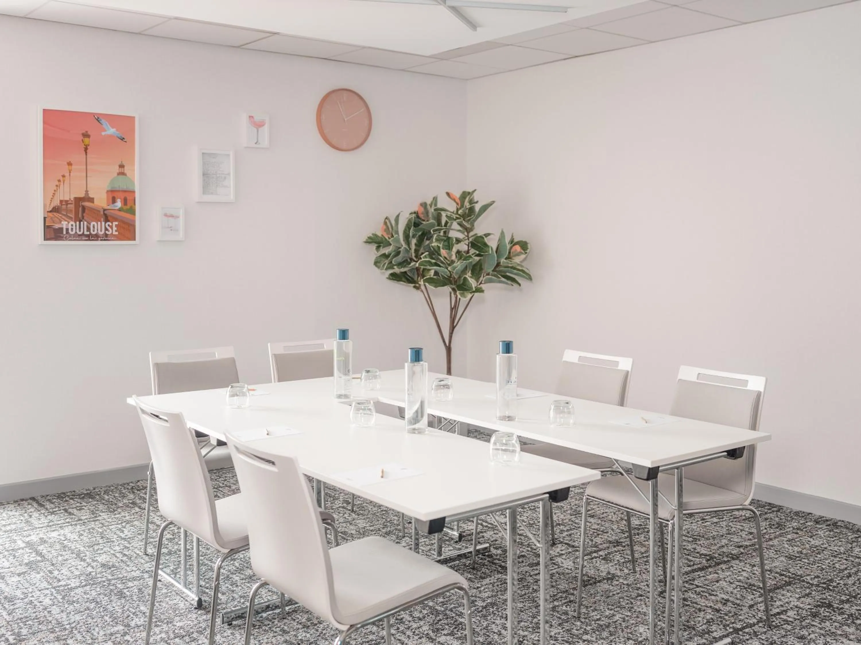 Meeting/conference room in Holiday Inn Toulouse Airport by IHG