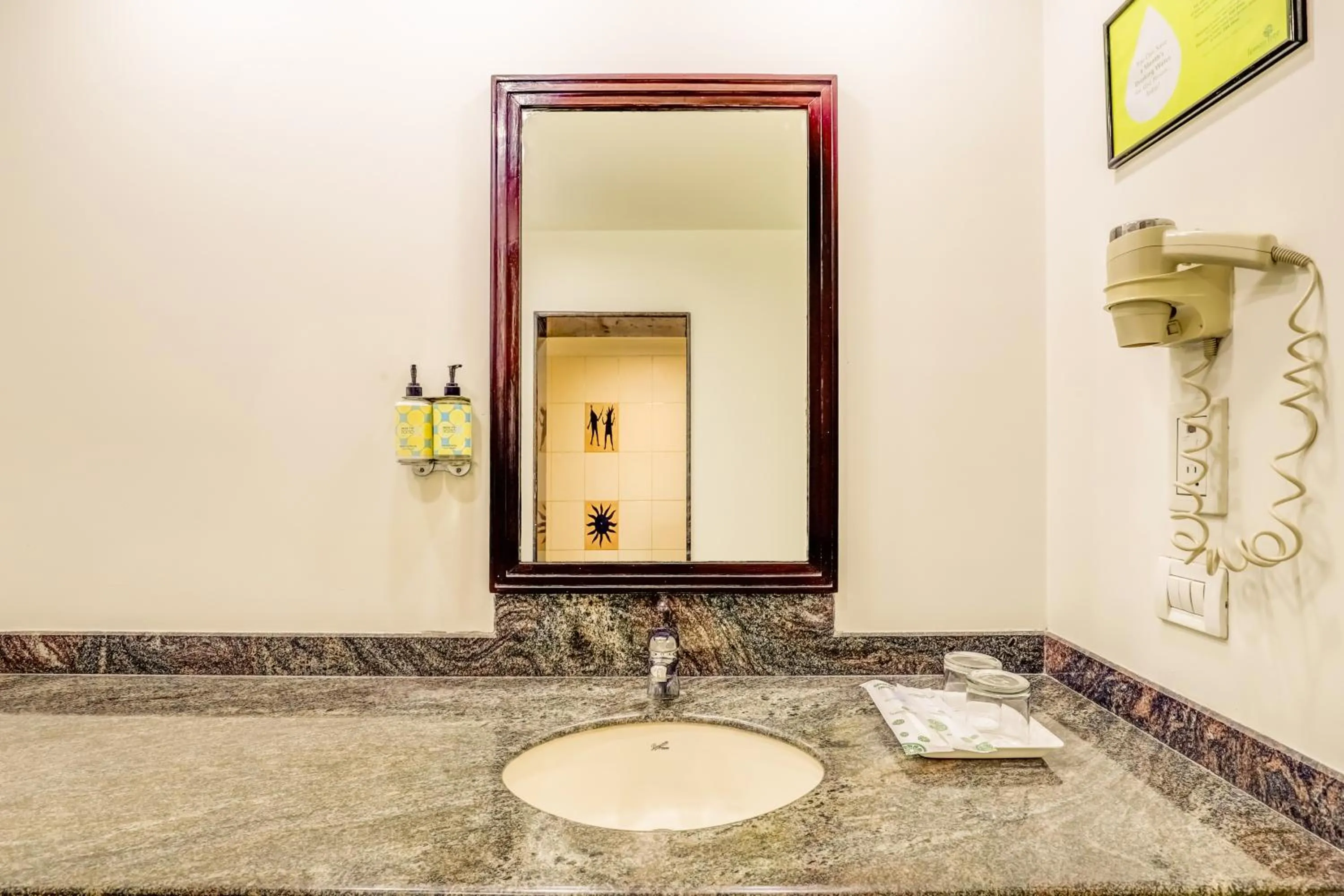 Lemon Tree Hotel, East Delhi Mall, Kaushambi