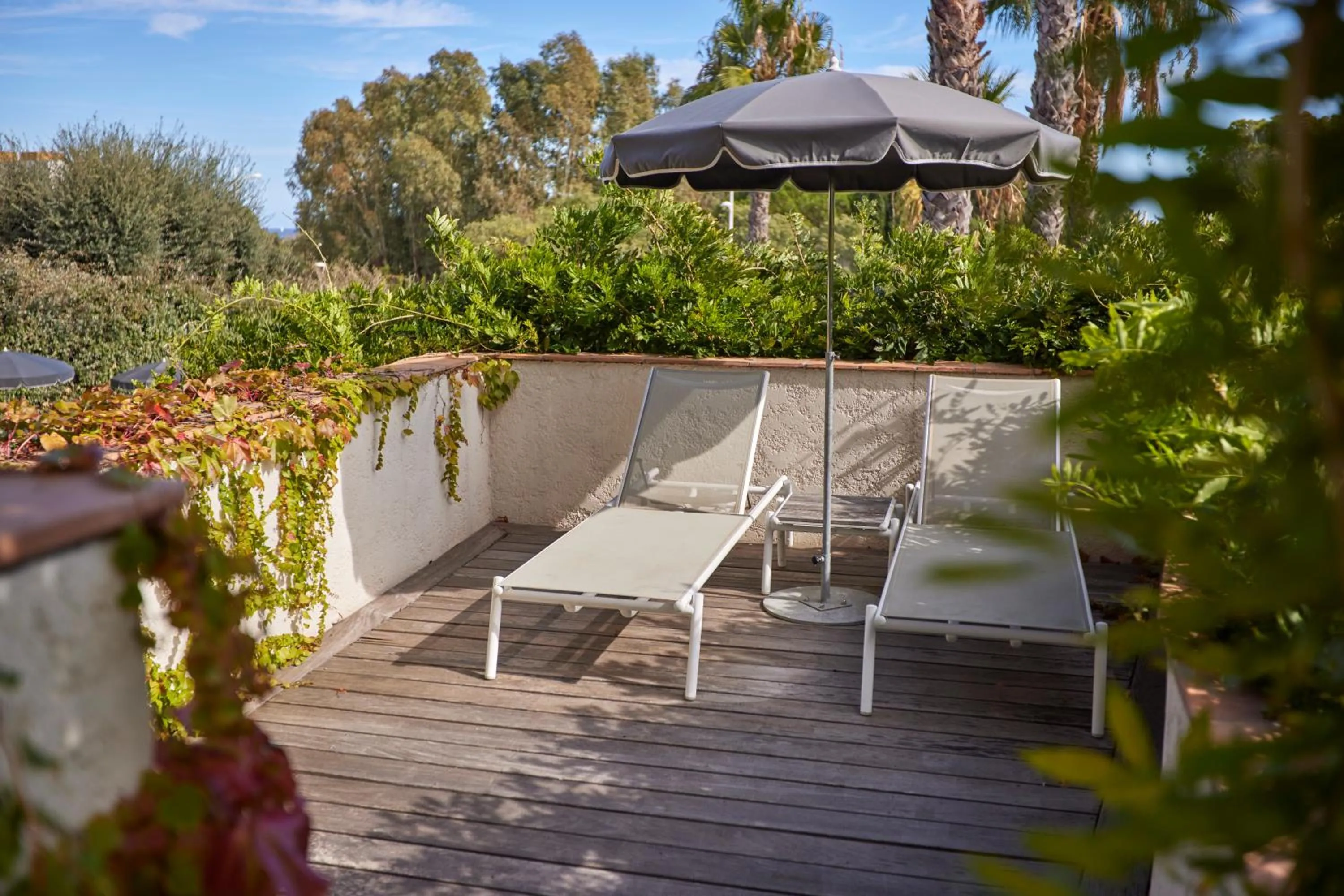 Balcony/Terrace in Van der Valk Hotel Le Catalogne Saint Aygulf
