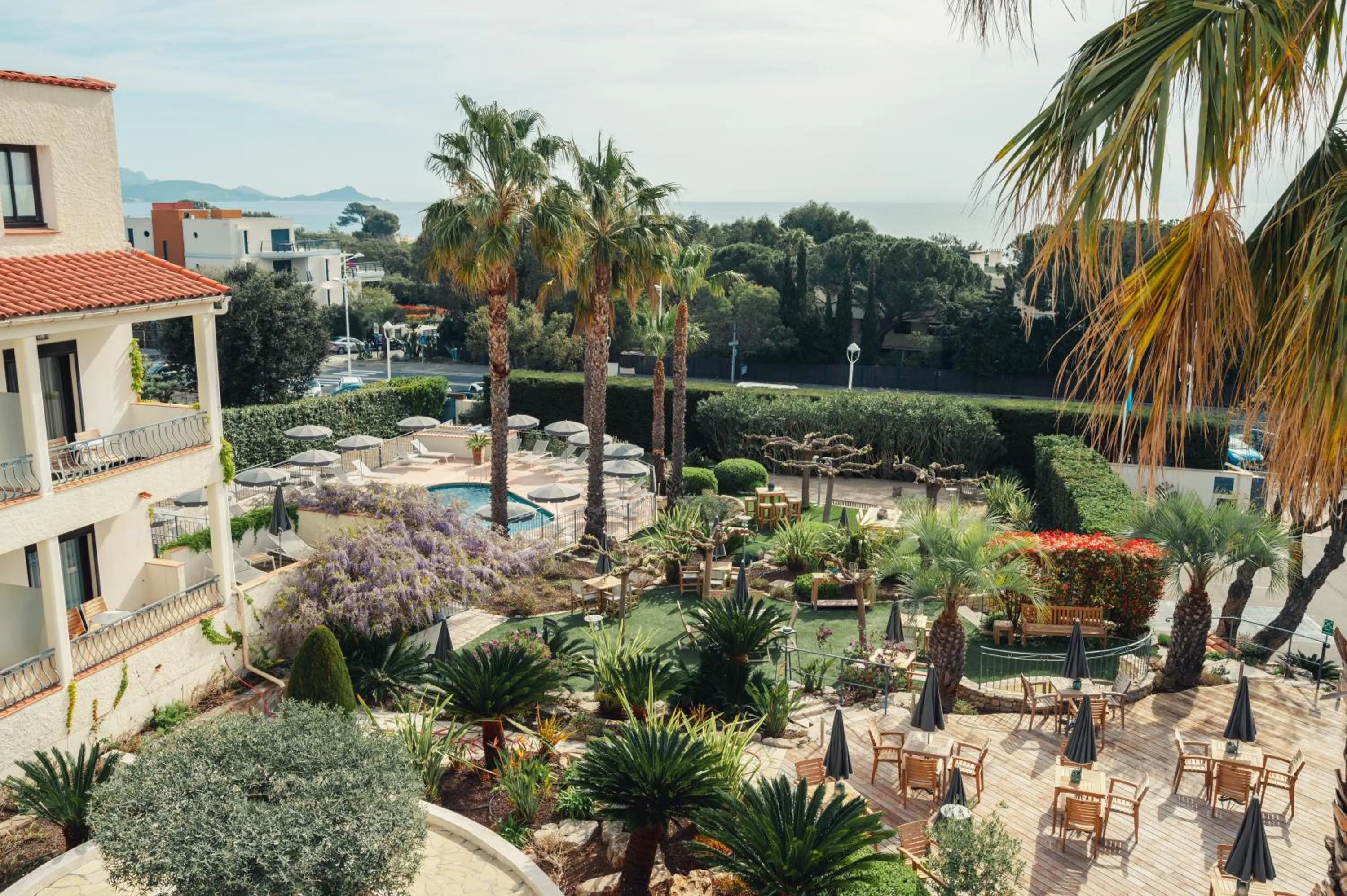 Garden view in Van der Valk Hotel Le Catalogne Saint Aygulf