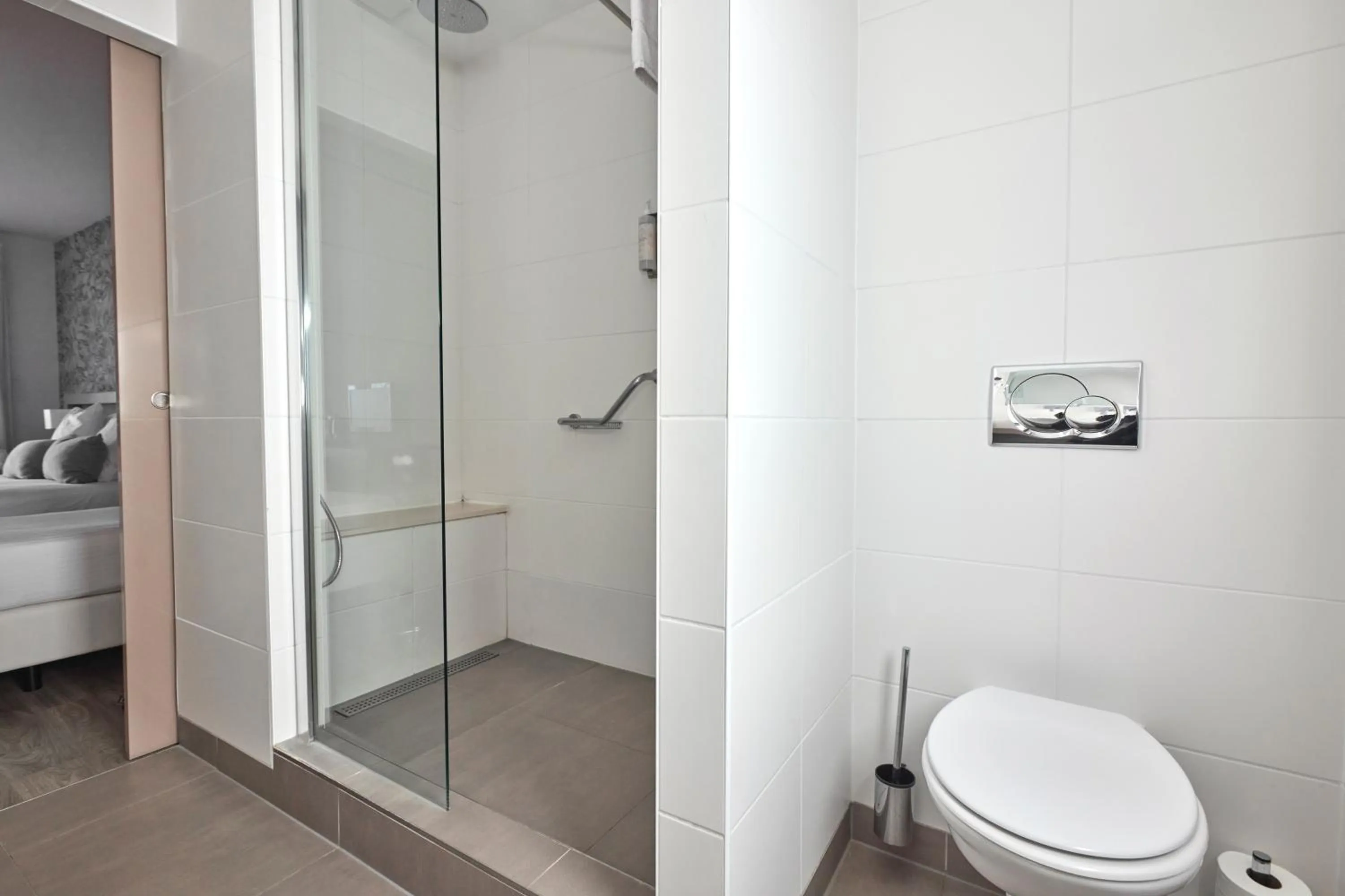 Bathroom in Van der Valk Hotel Le Catalogne Saint Aygulf