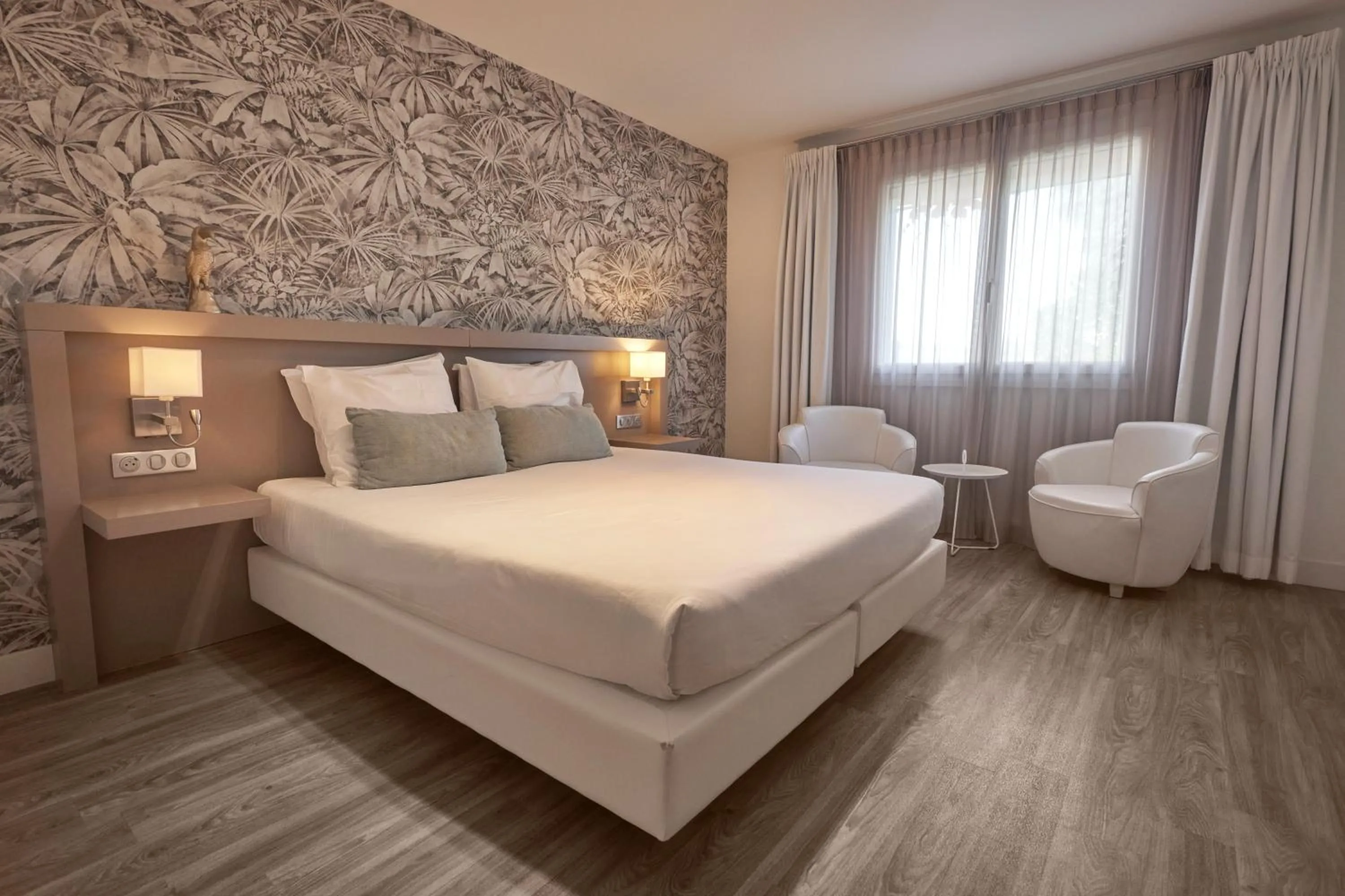 Bed in Van der Valk Hotel Le Catalogne Saint Aygulf