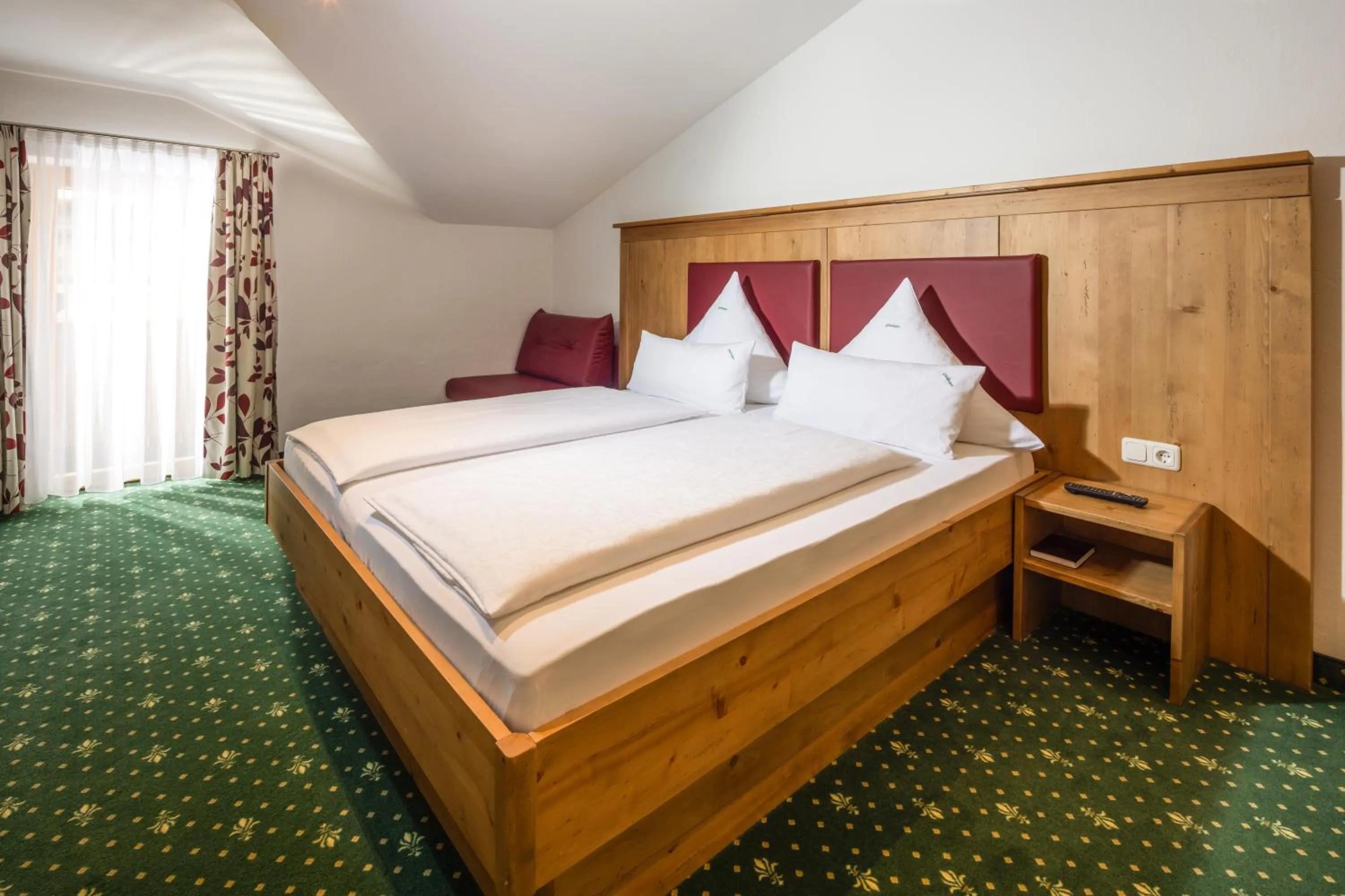 Photo of the whole room, Bed in Hotel Gruenberger