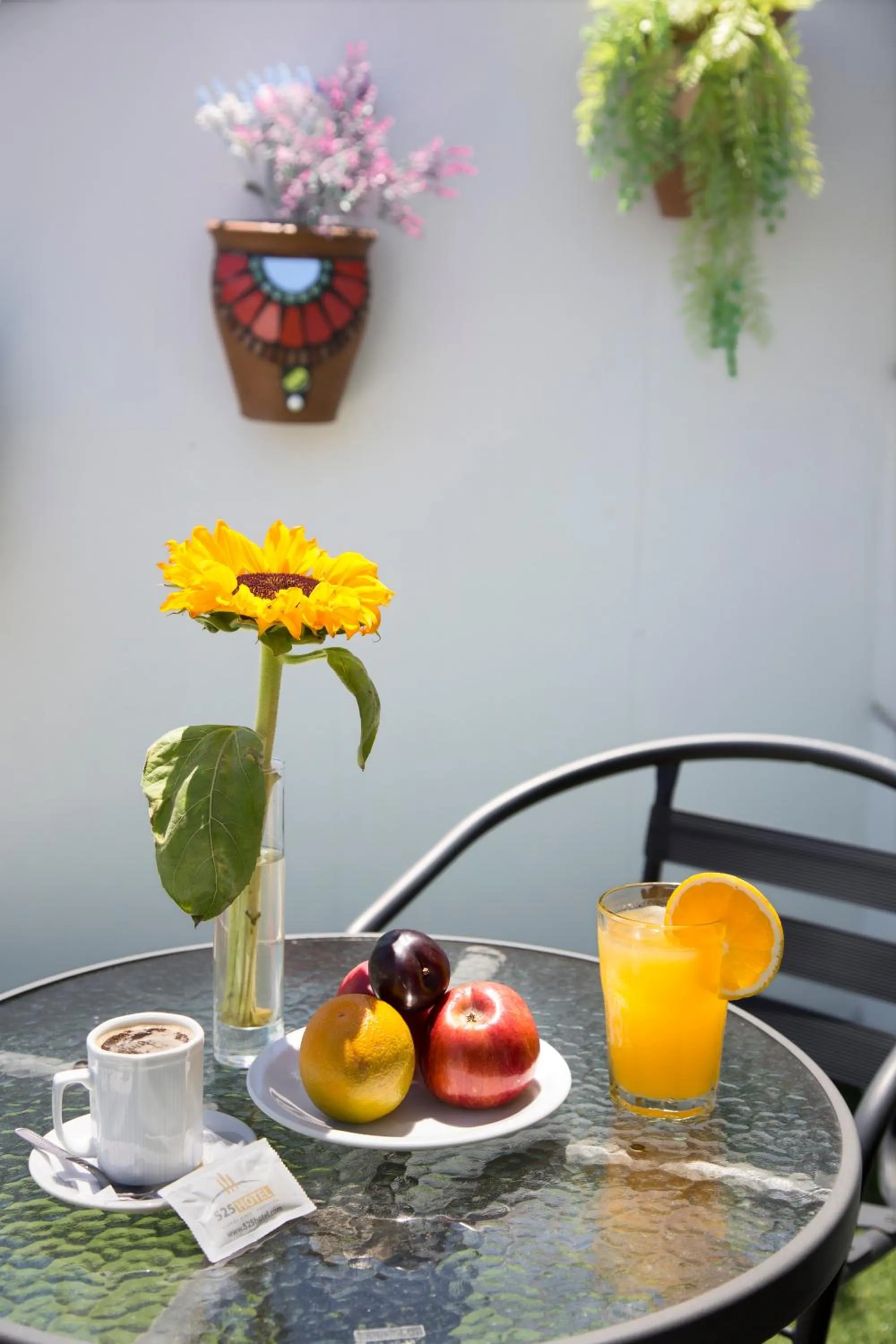 Breakfast in Hotel Impala