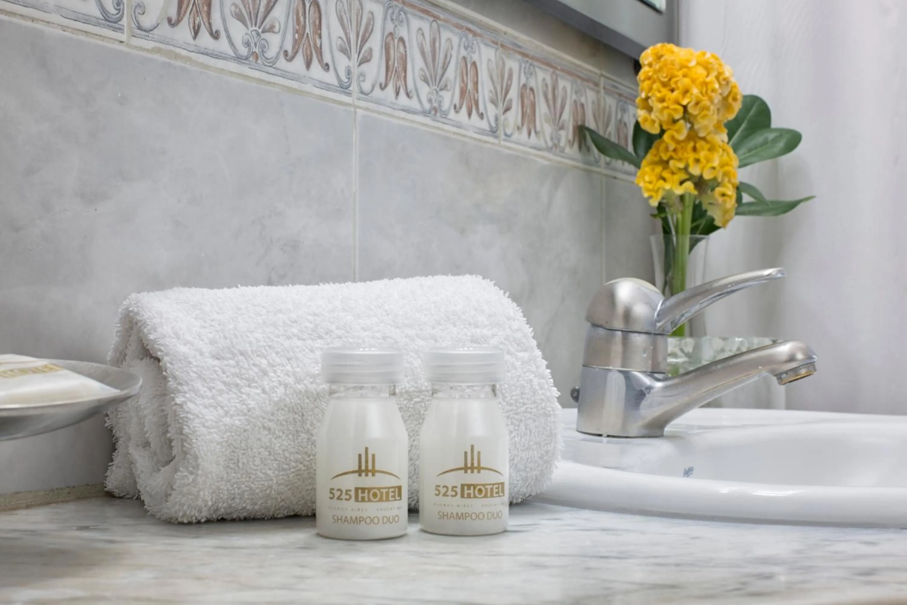 Bathroom in Hotel Impala