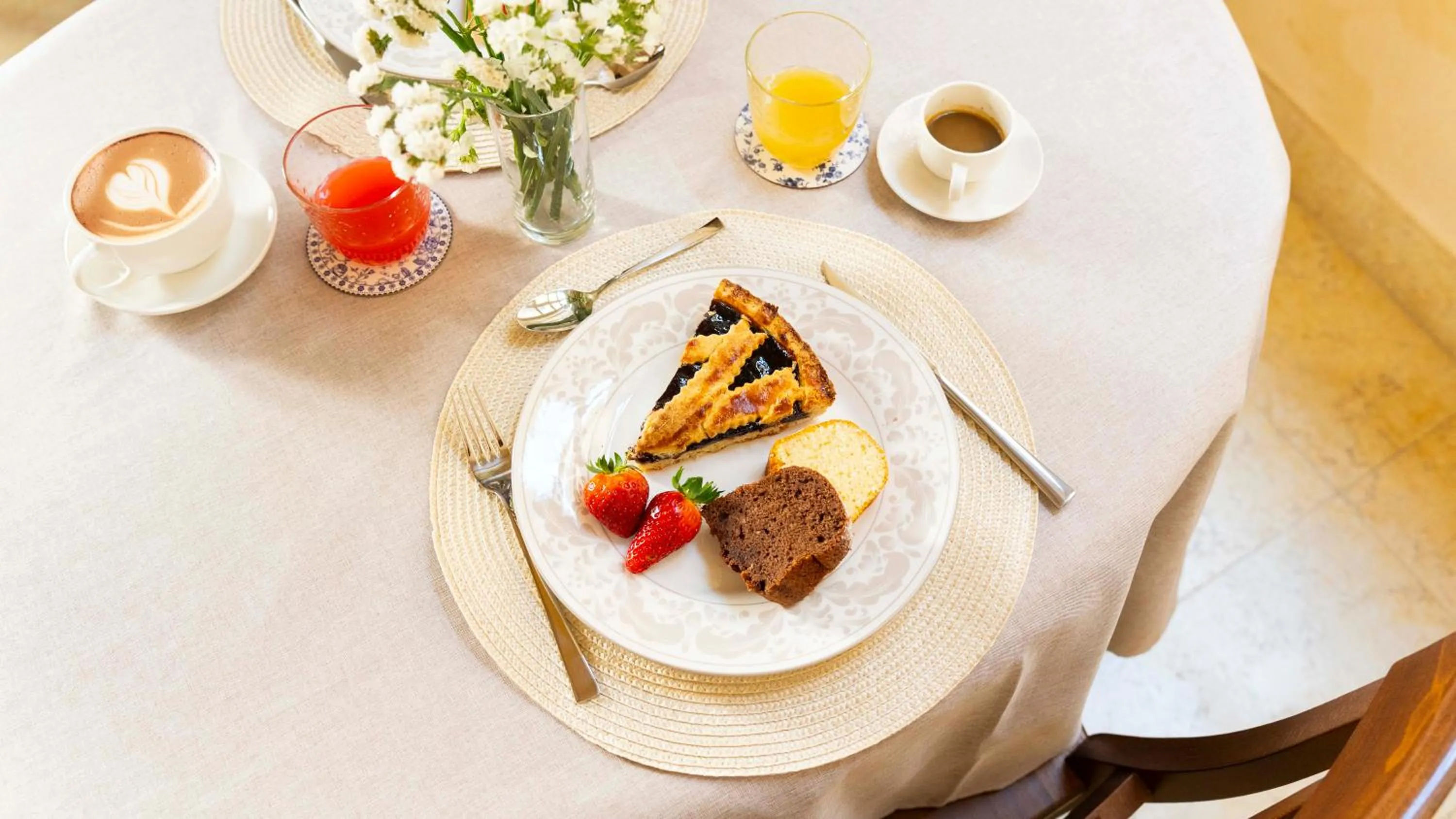 Continental breakfast in Palazzo Insula