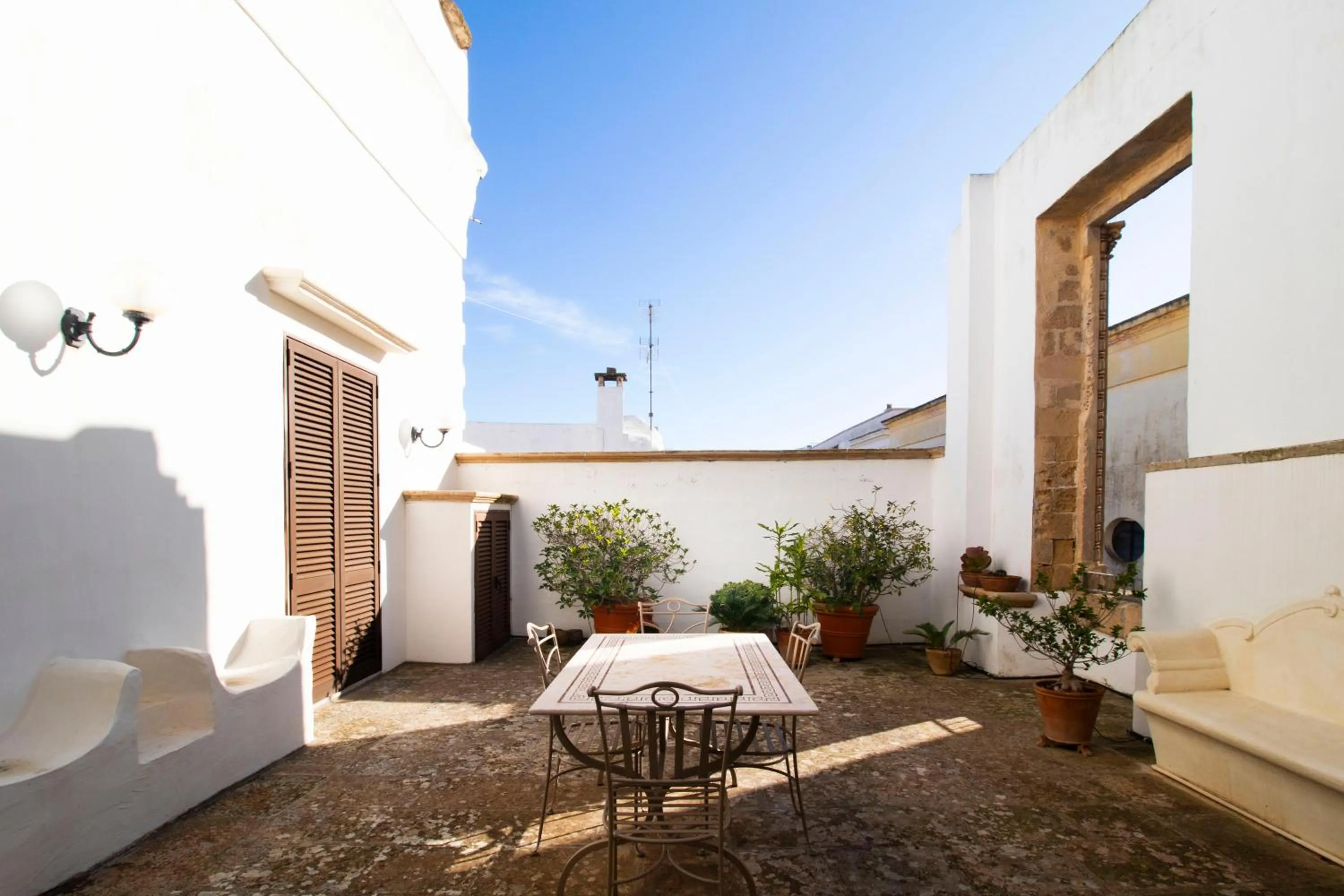 Property building in Palazzo Insula