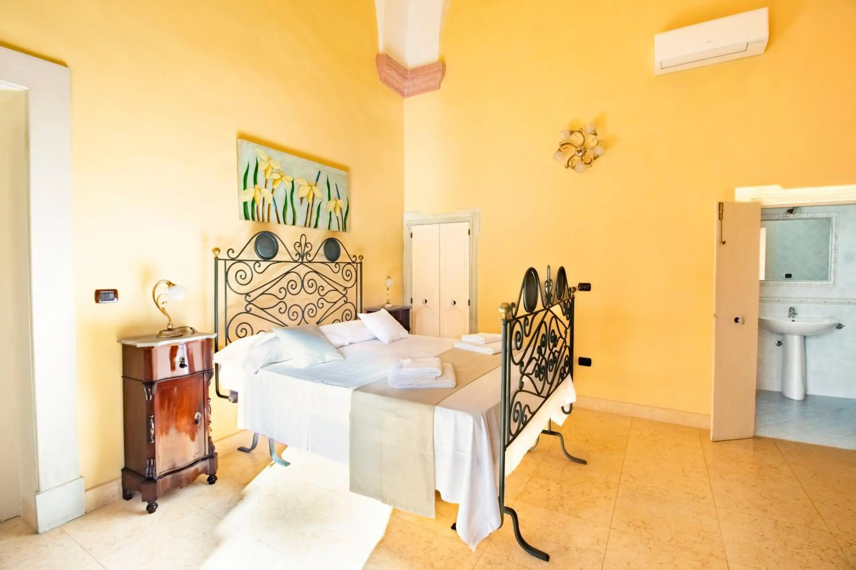 Superior Double Room in Palazzo Insula Superior Double Room in Palazzo Insula