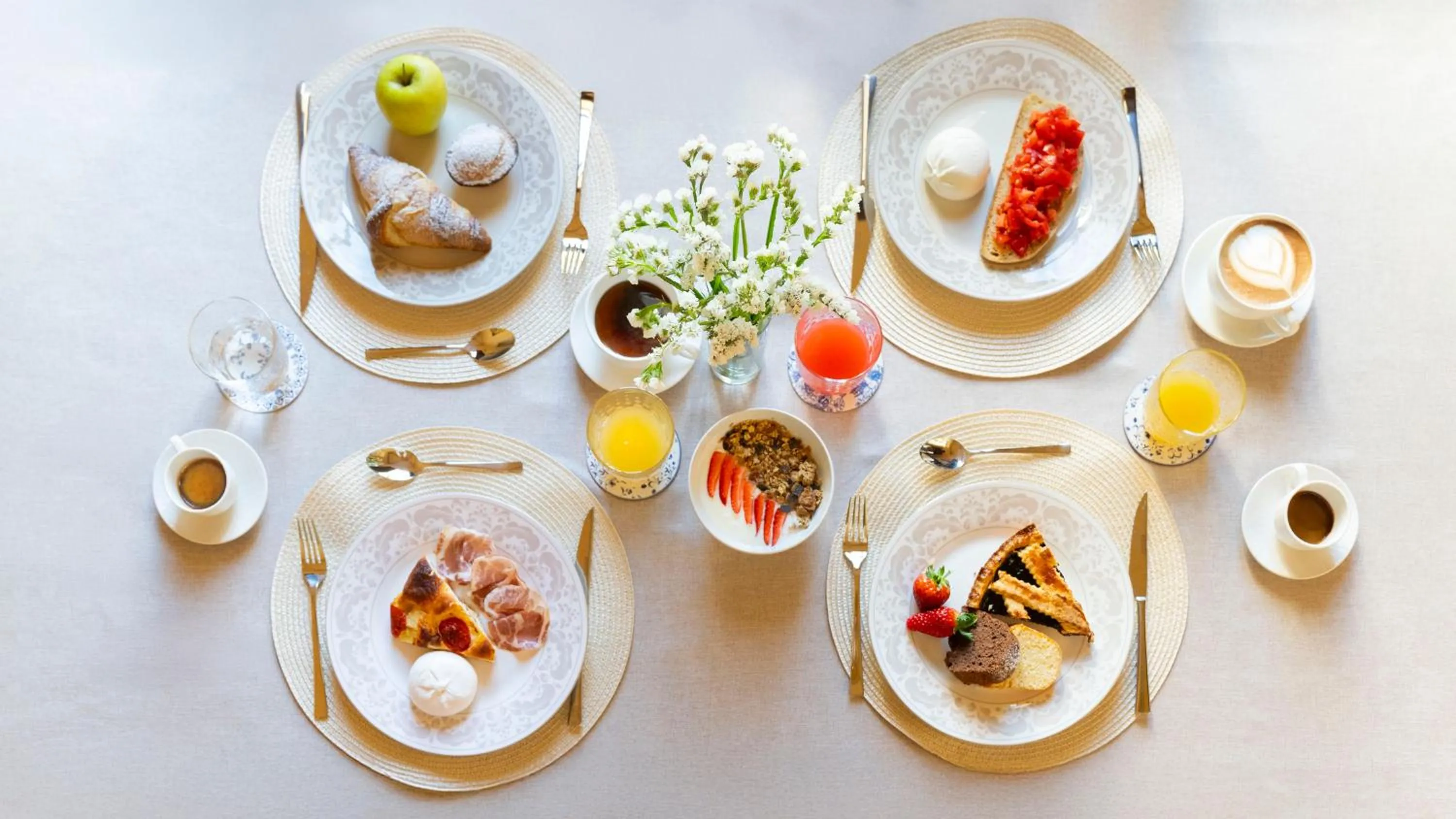 Food in Palazzo Insula