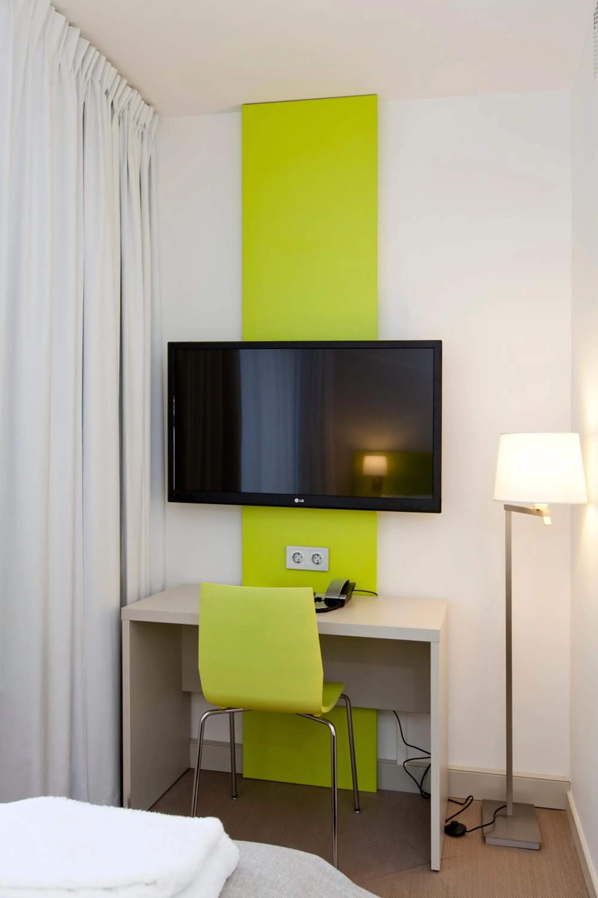 TV and multimedia, Bed in Thon Hotel Munch