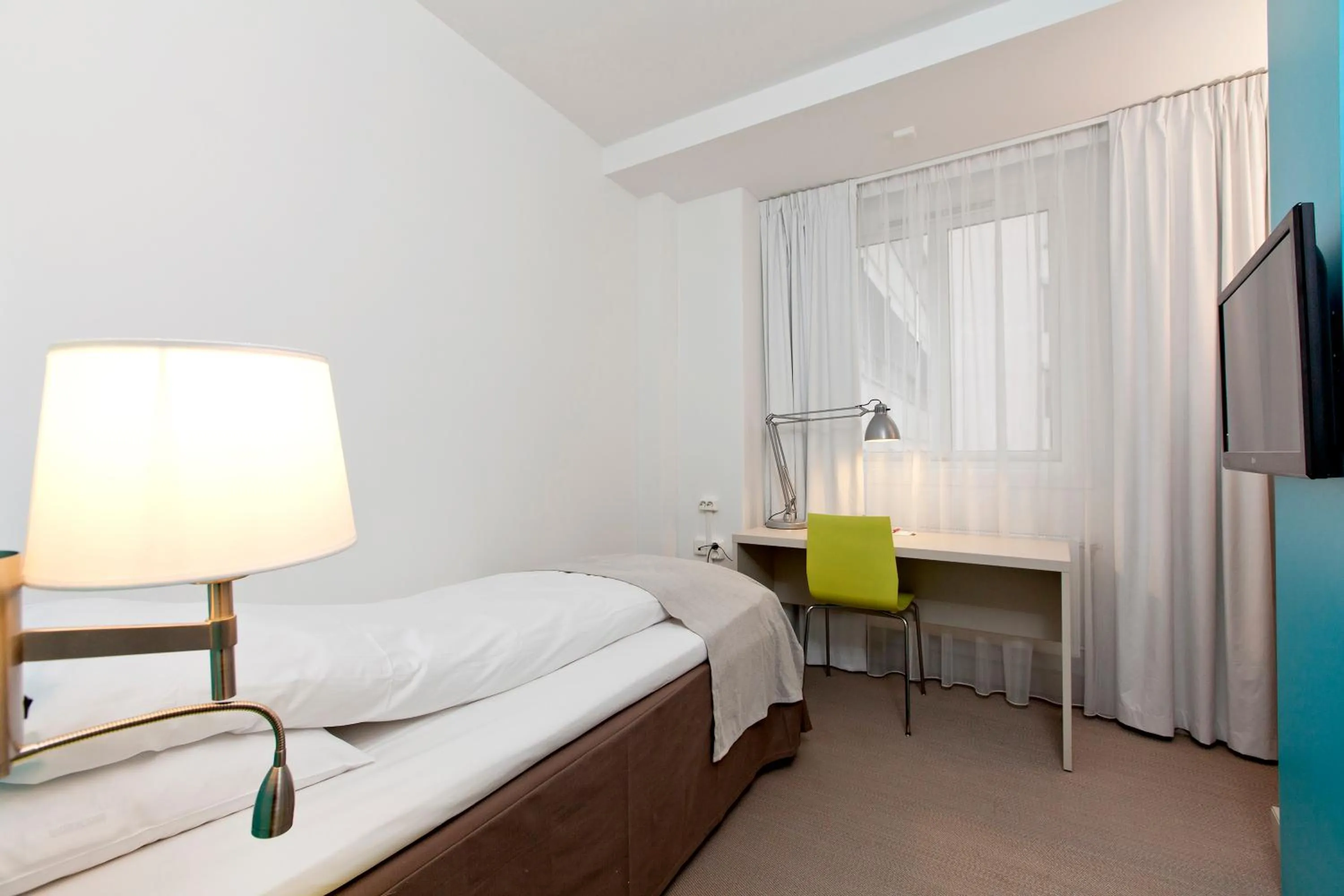 Bedroom, Bed in Thon Hotel Munch