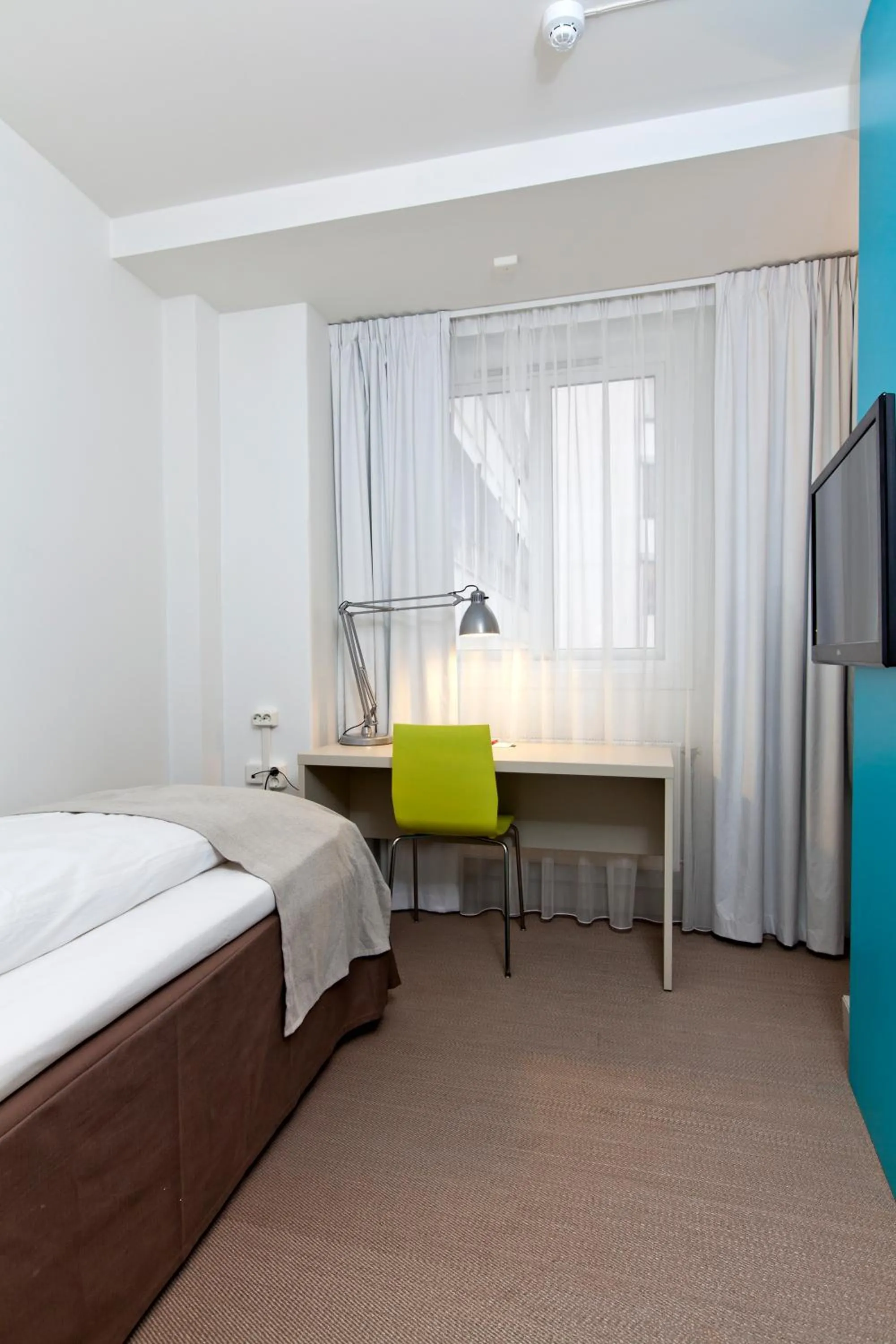 Photo of the whole room, Bed in Thon Hotel Munch