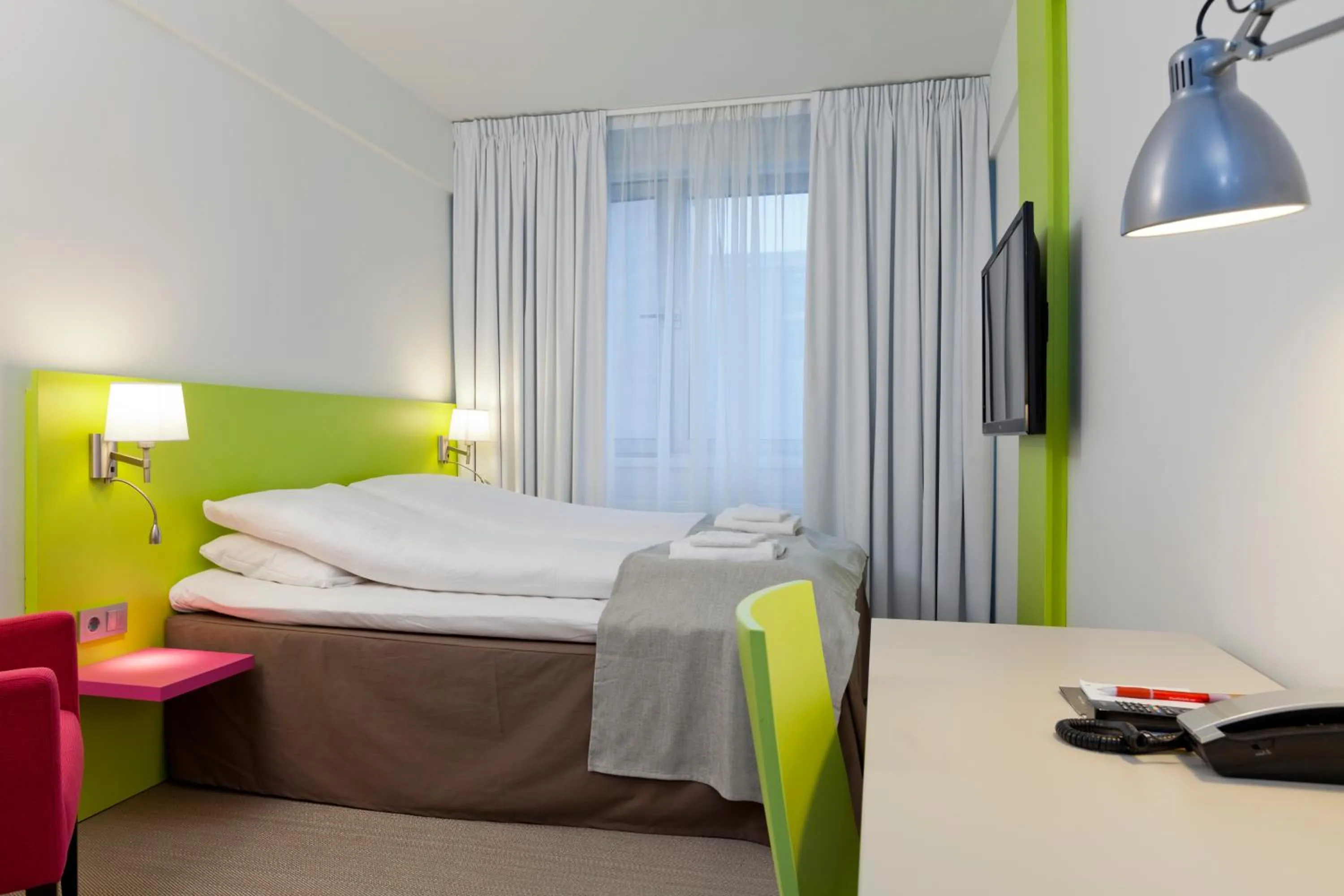 Photo of the whole room, Bed in Thon Hotel Munch