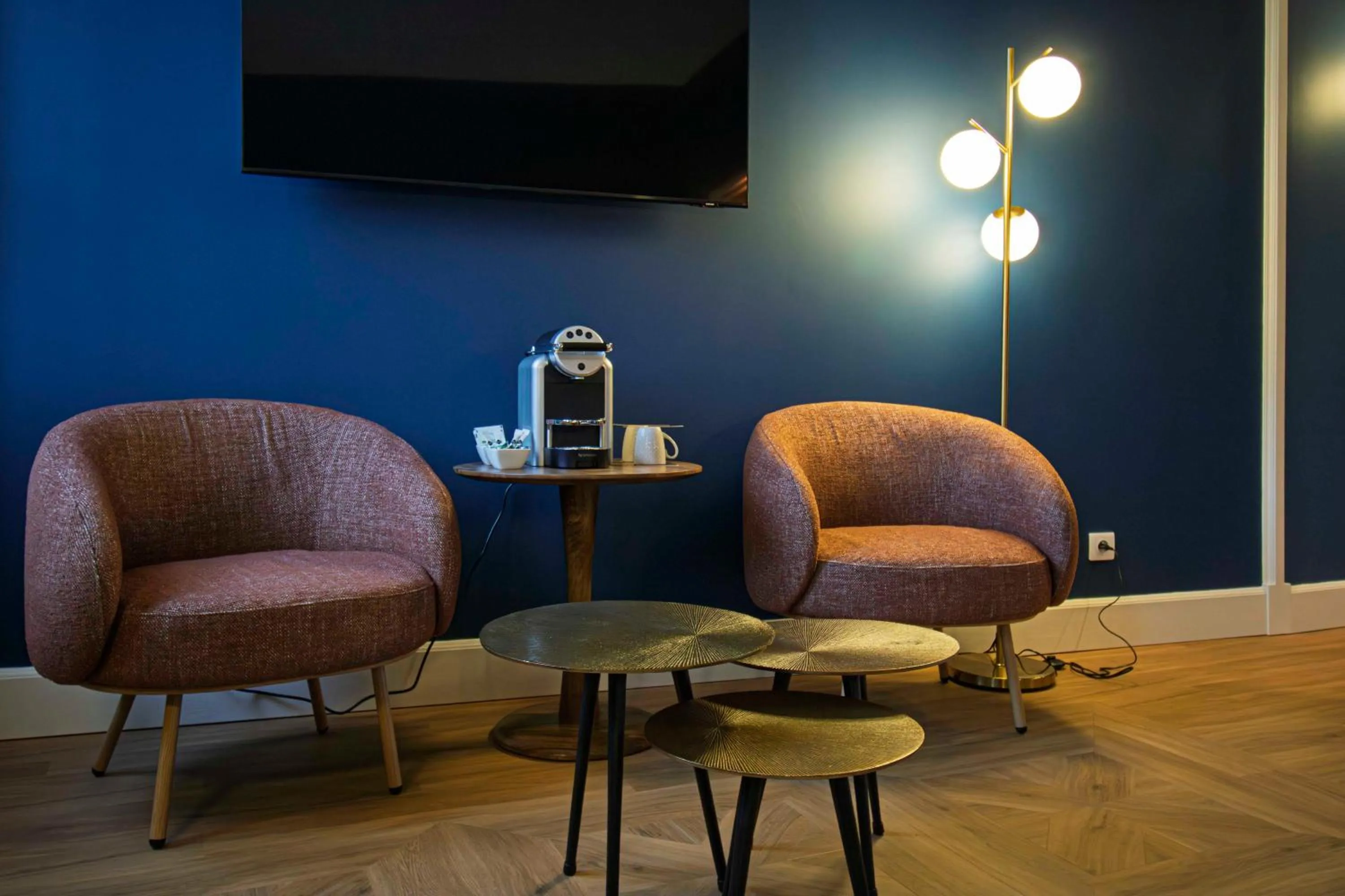 Coffee/tea facilities in Hôtel Henri IV