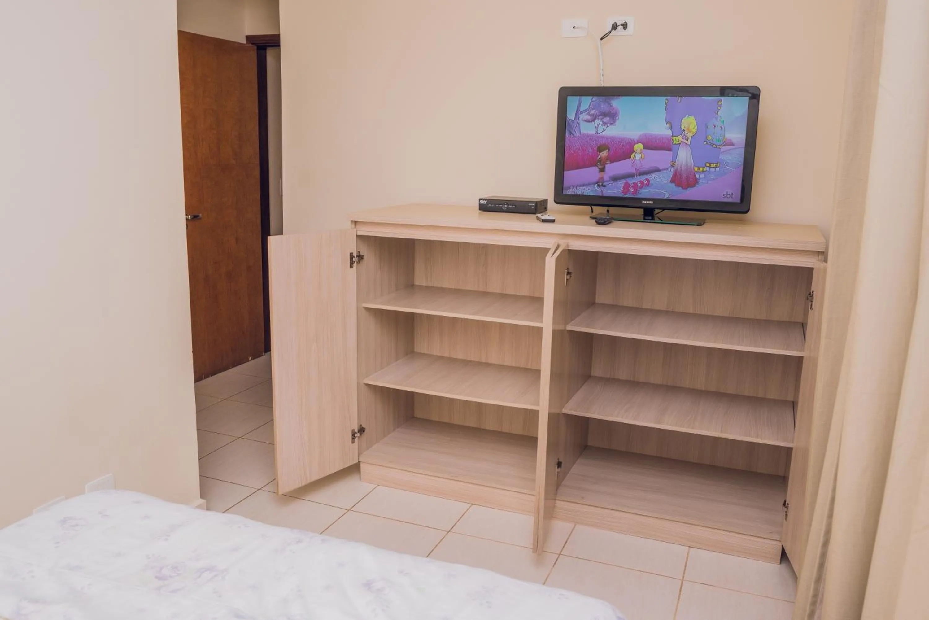 Photo of the whole room in Recanto das Tiribas