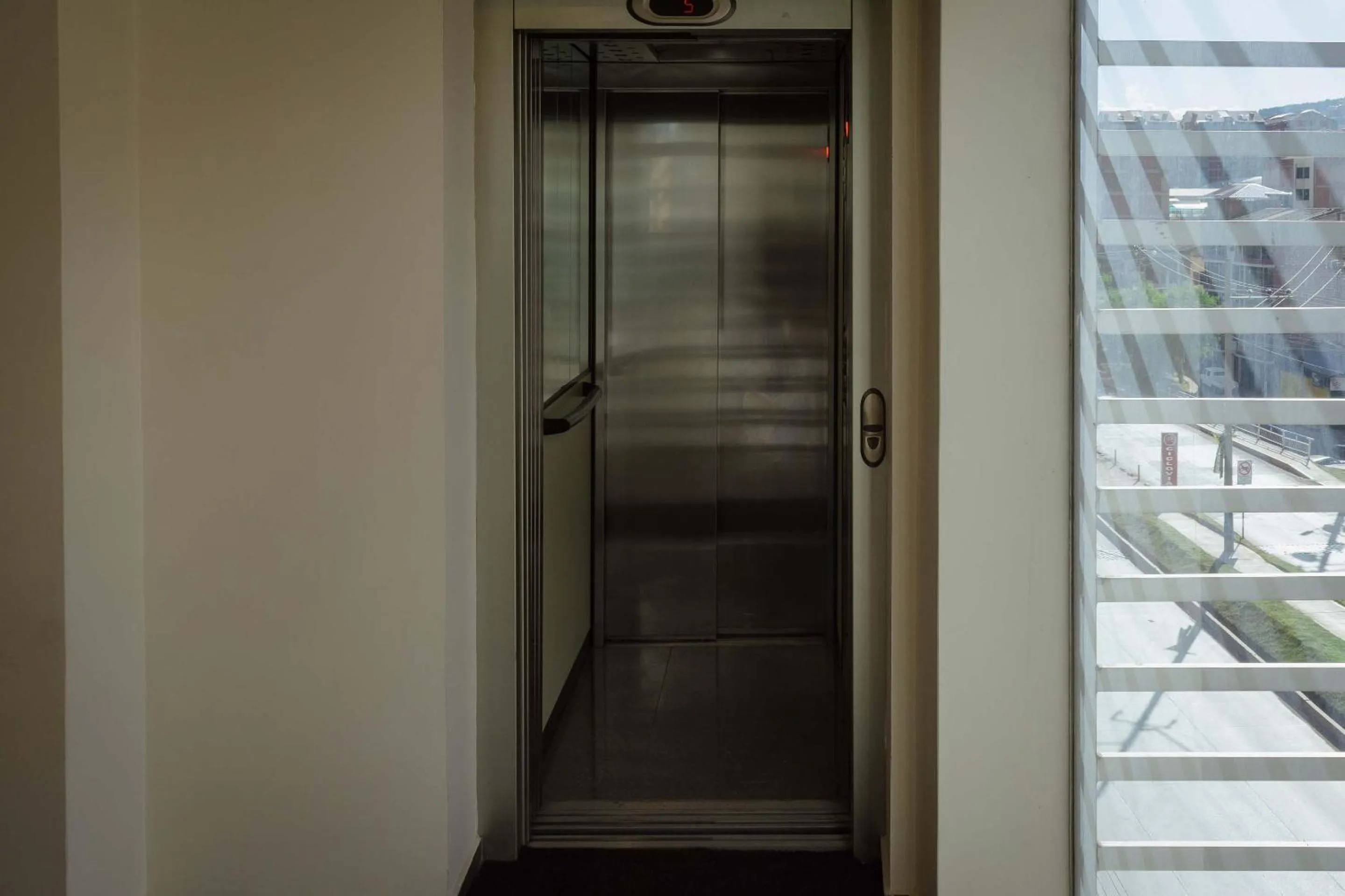 elevator in Group House Apart Hotel
