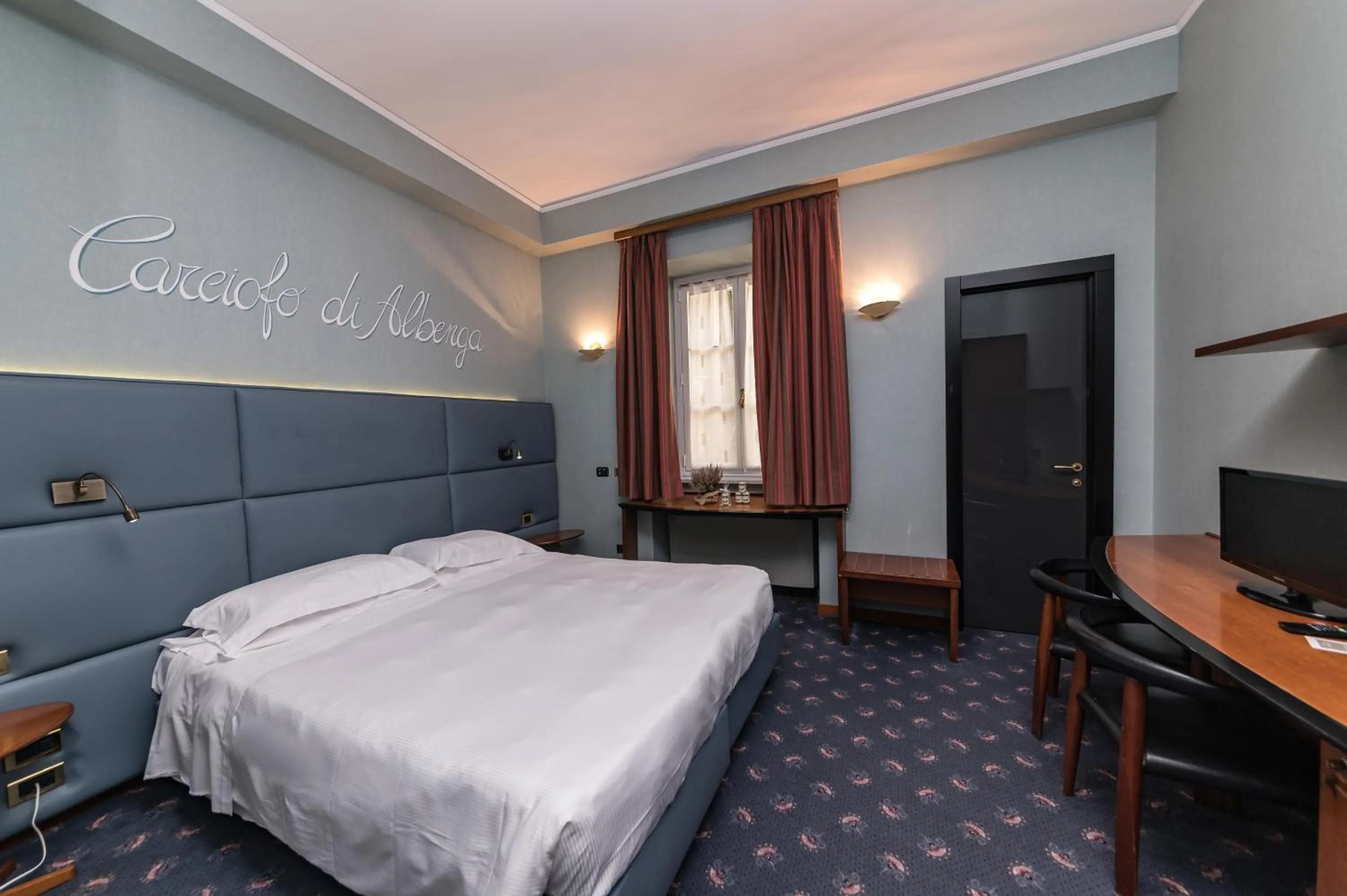 Photo of the whole room, Bed in Manuelina Taste Hotel