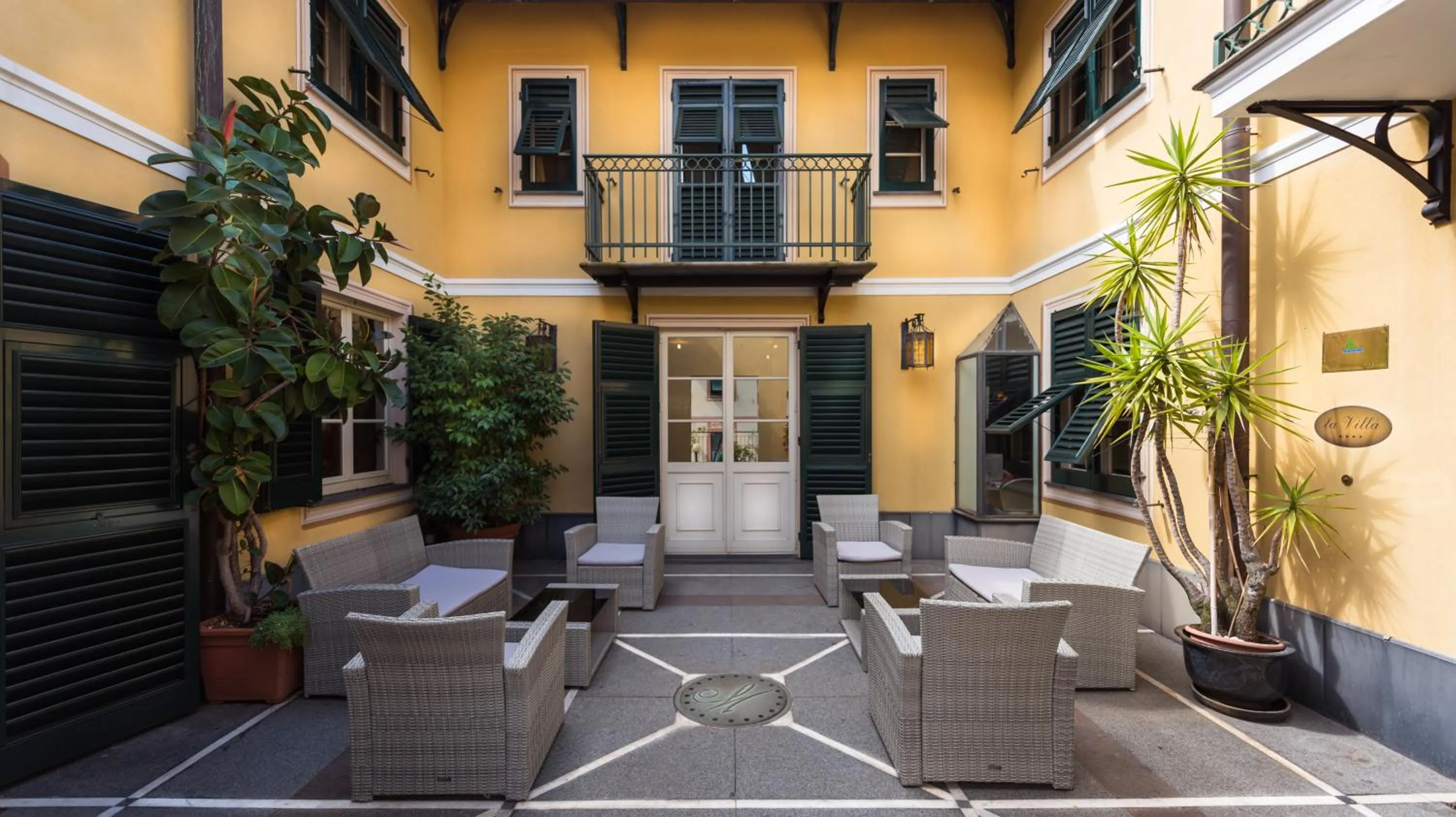 Patio in Manuelina Taste Hotel