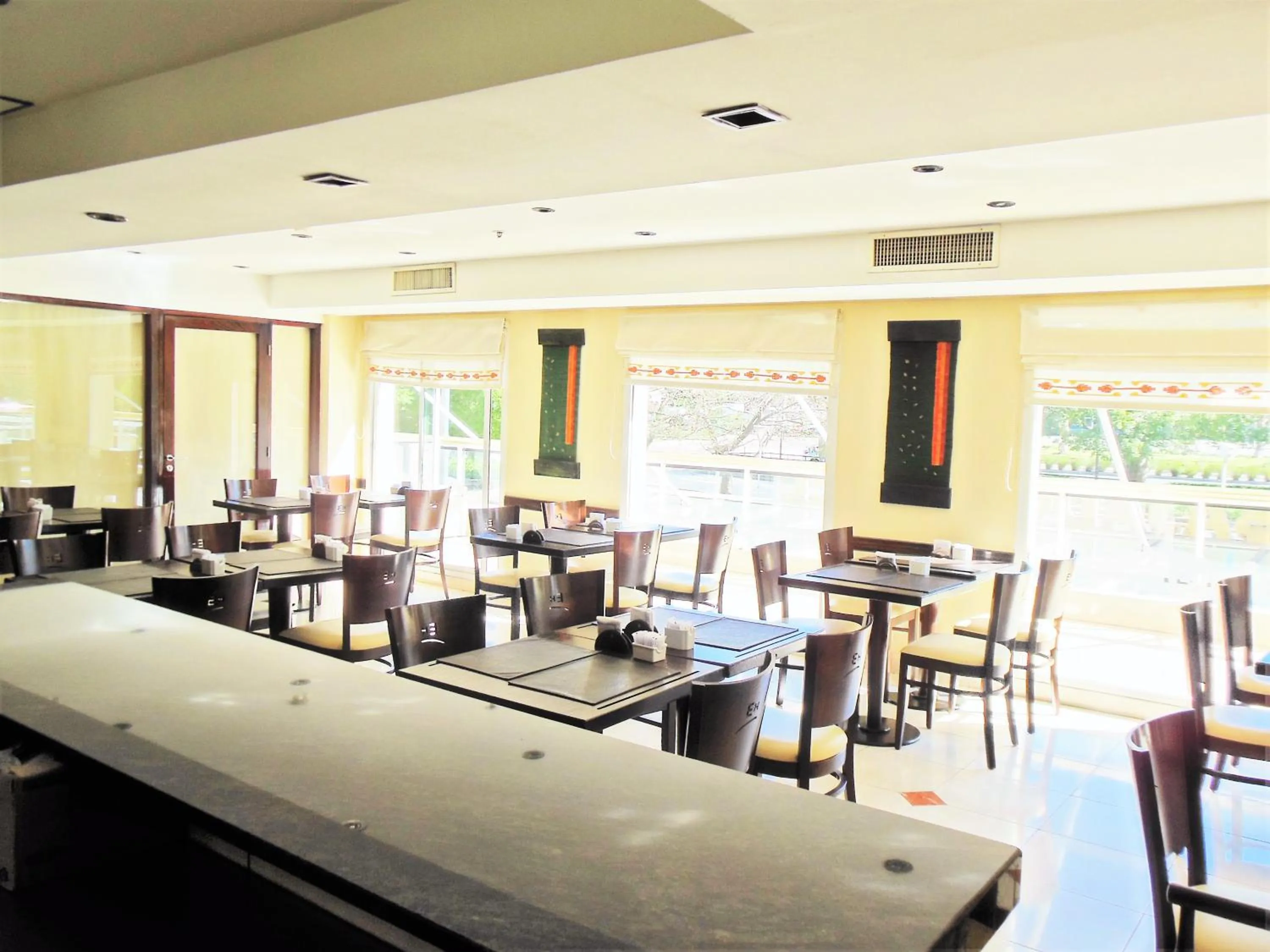 Restaurant/places to eat in Embajador Hotel