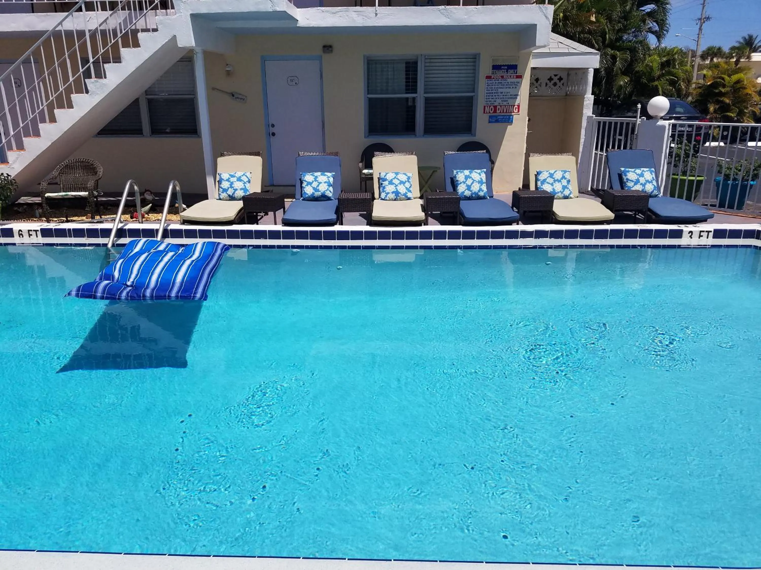 Swimming pool in Ashley Brooke Beach Resort
